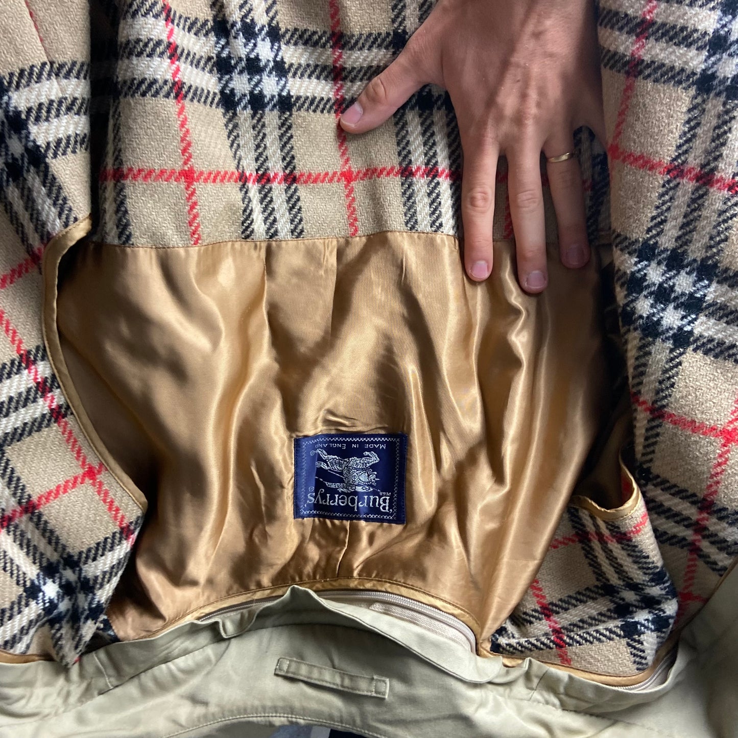Burberrys Trenchcoat (50/L) including Inlet