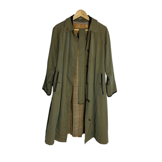 Burberrys Trenchcoat (12/M)