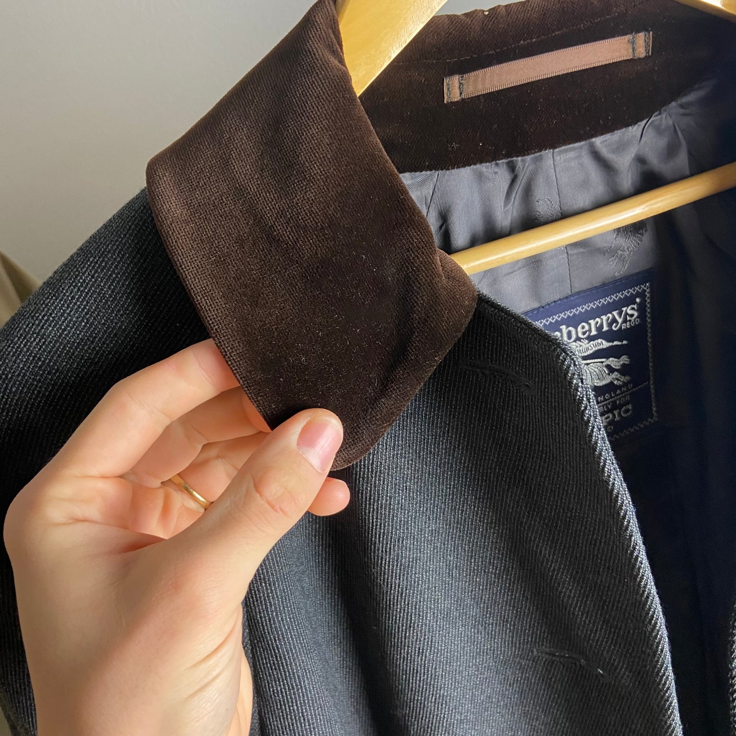 Burberry Trenchcoat Size 10/S