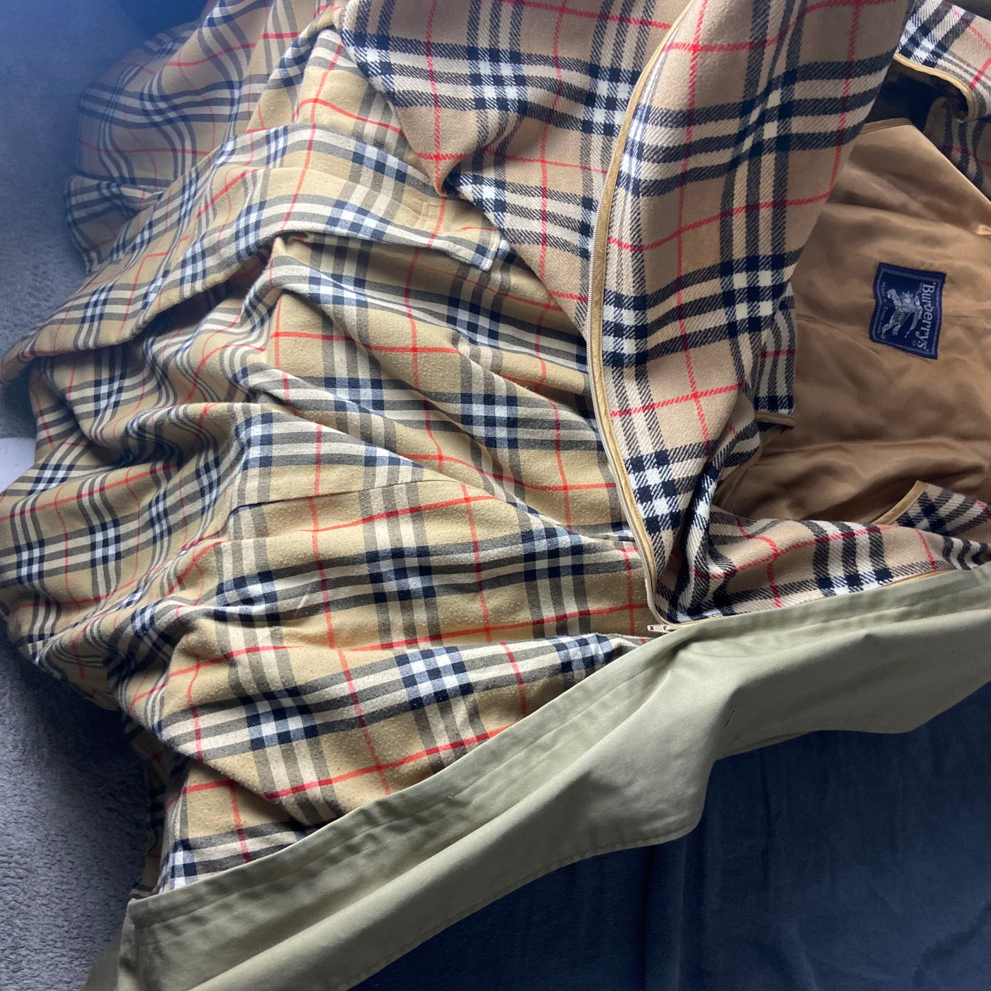 Burberry Trenchcoat Size 16/XL including Inlet