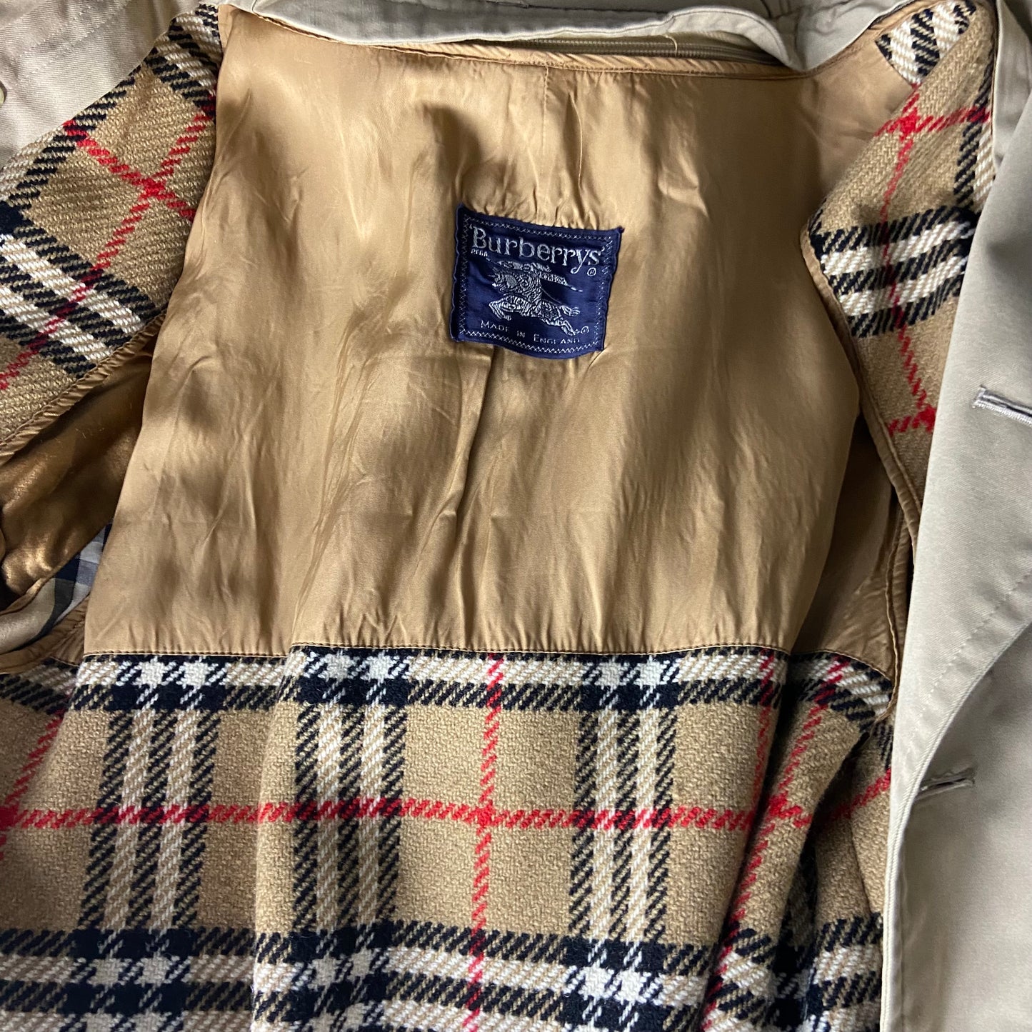 Burberry Trenchcoat Size 48/M including Inlet