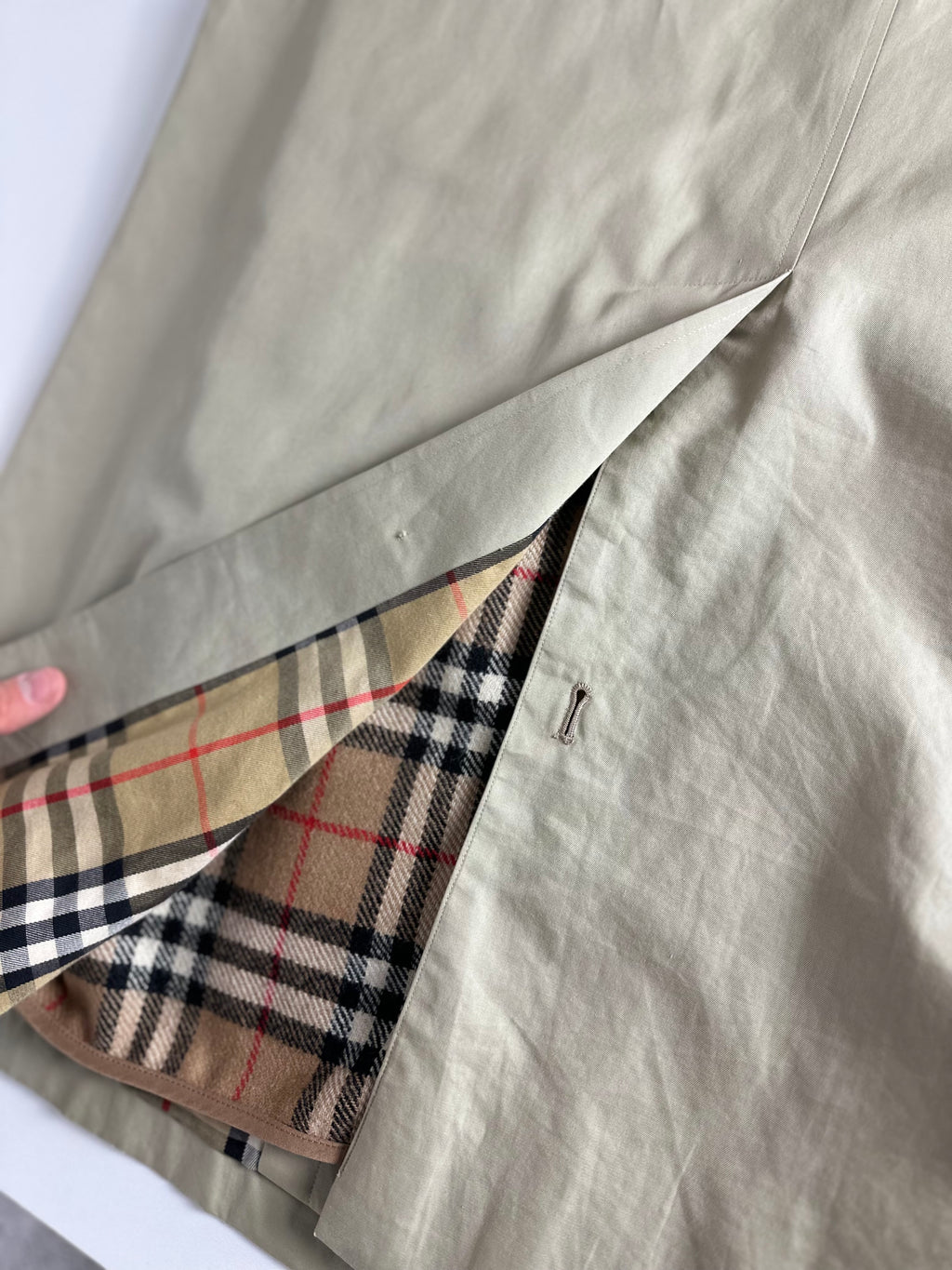 Burberrys Trenchcoat (50/L) including Inlet