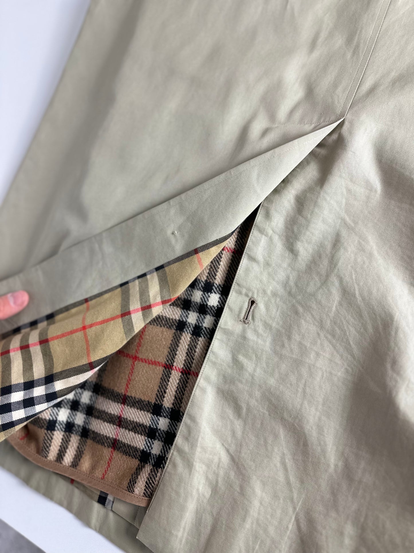 Burberrys Trenchcoat (50/L) including Inlet