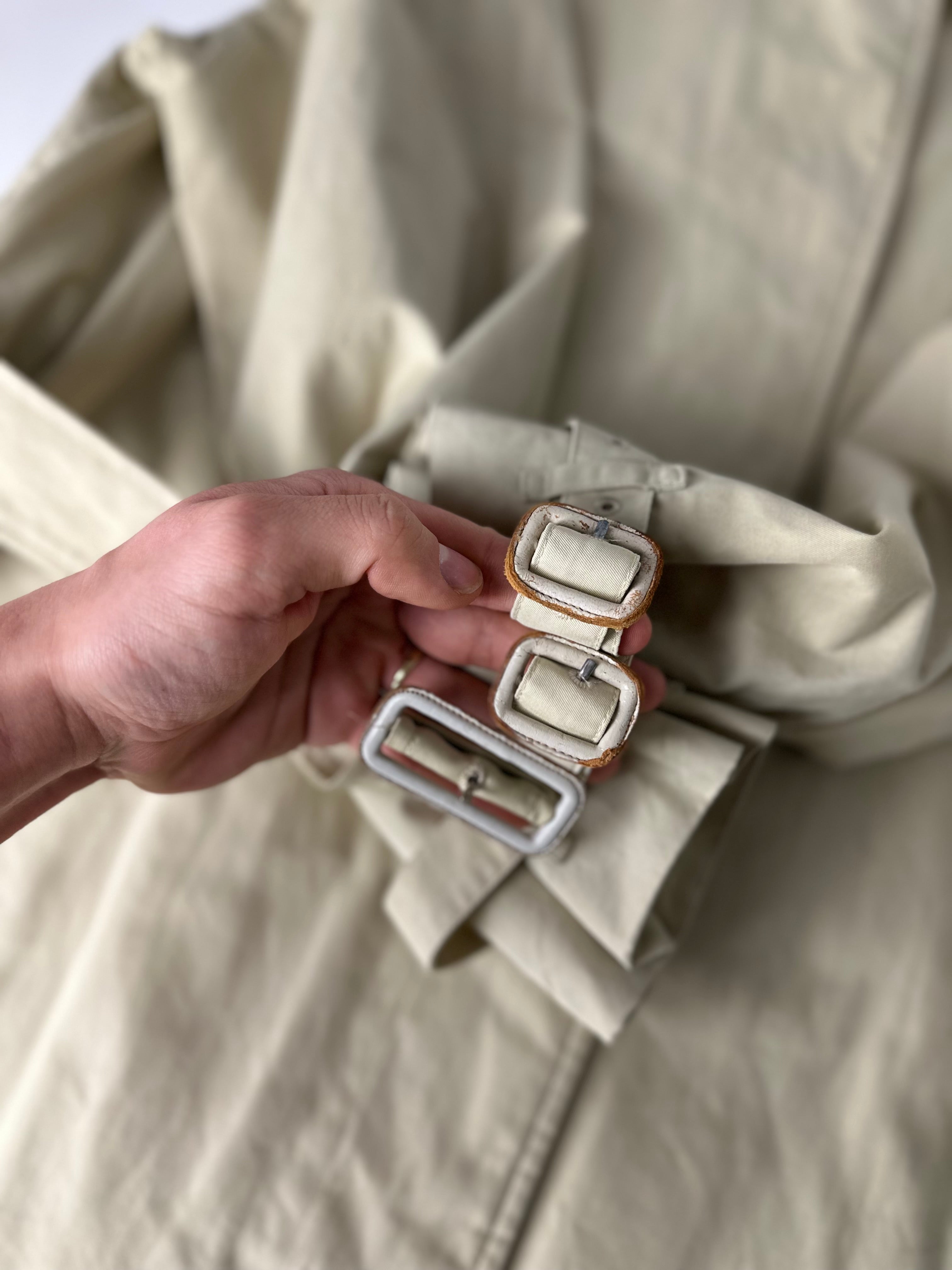 Burberrys Trenchcoat (14/L)