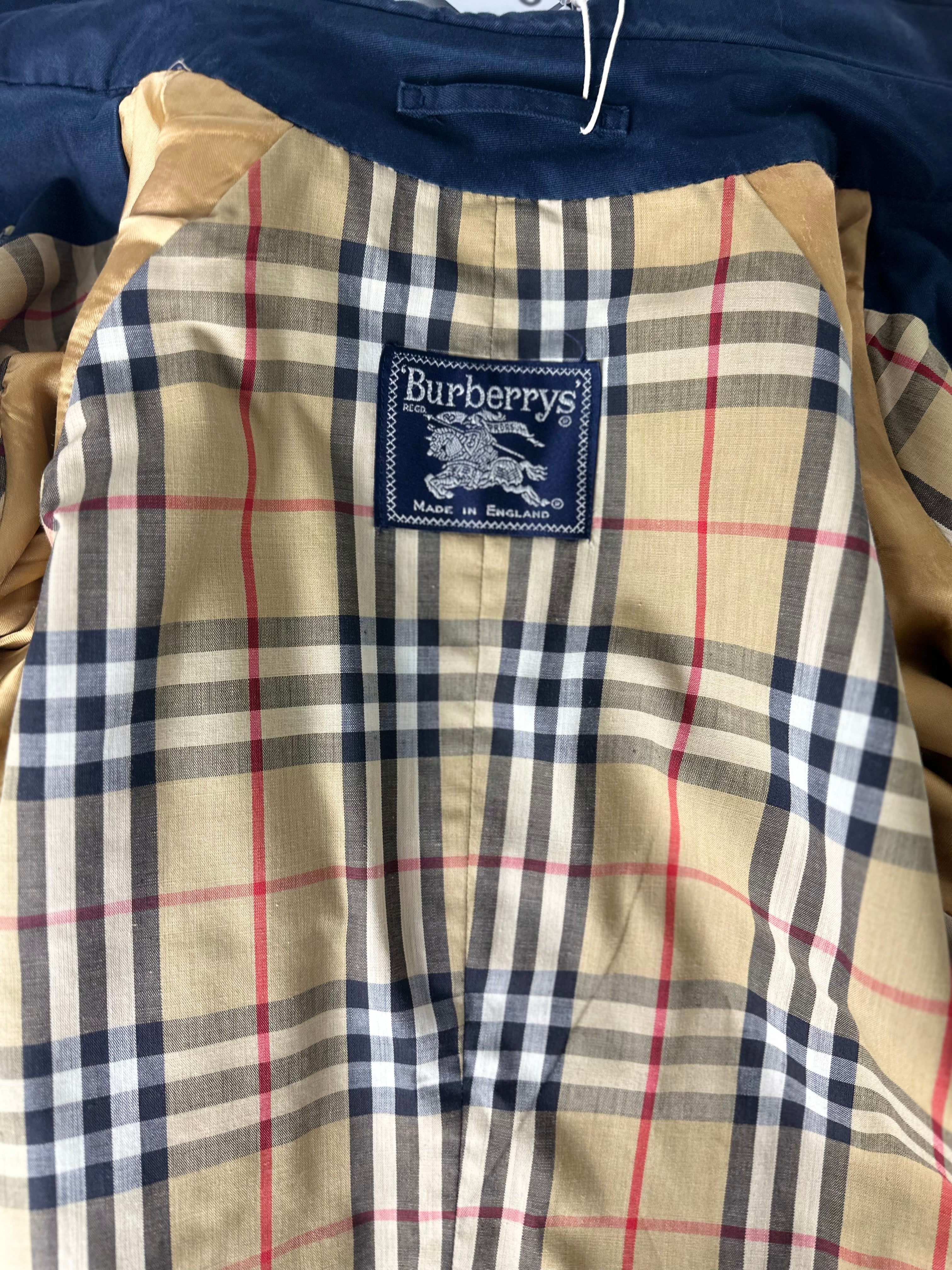 Burberrys Trenchcoat (8/XS)