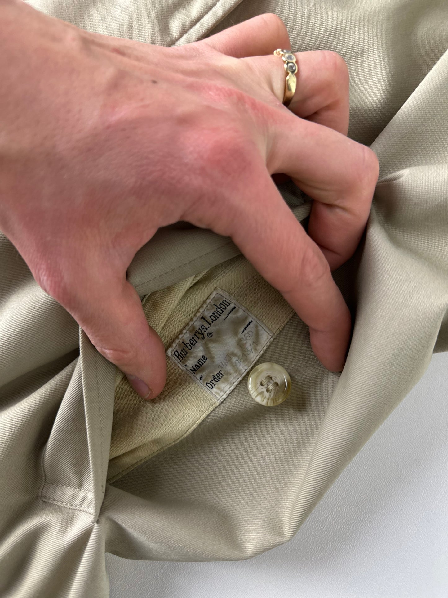 Burberrys Trenchcoat (14/L)