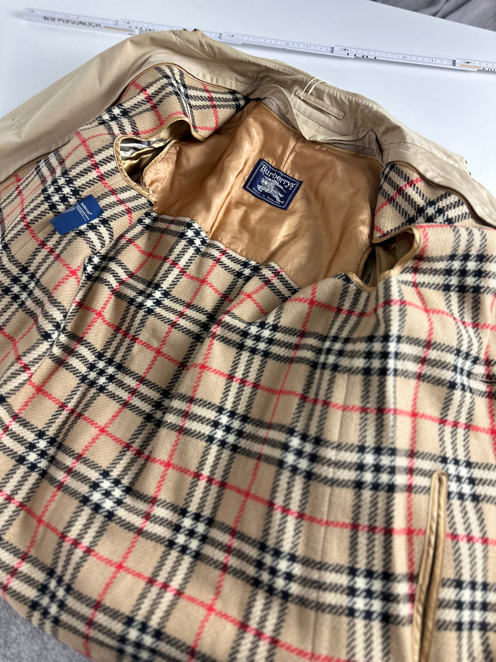 Burberrys Trenchcoat (46/S) including Inlet