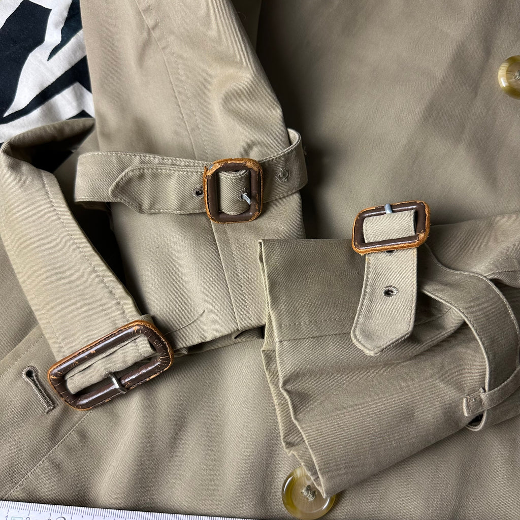 Burberrys Trenchcoat (10/S)