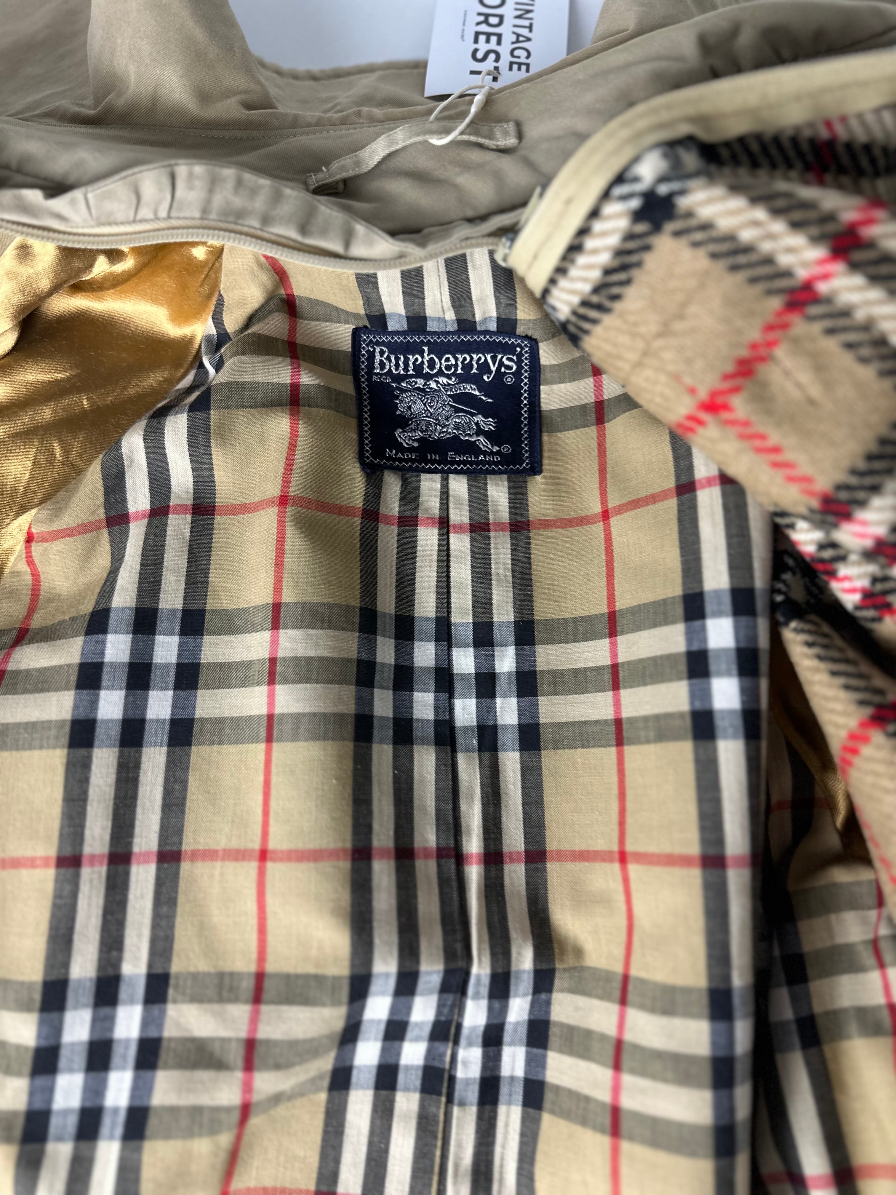 Burberrys Trenchcoat (48/M) including Inlet