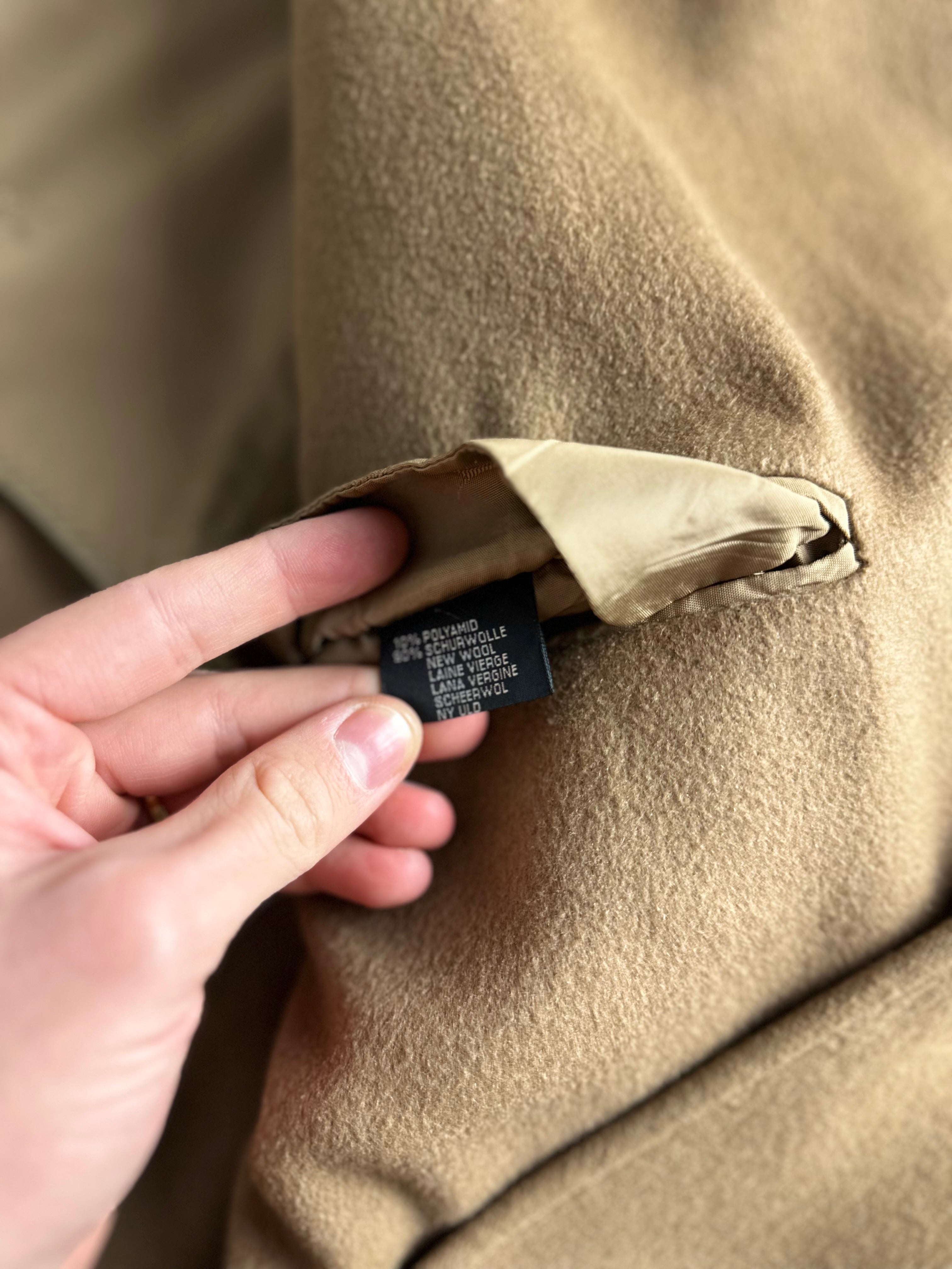 Burberrys Coat (50/L)