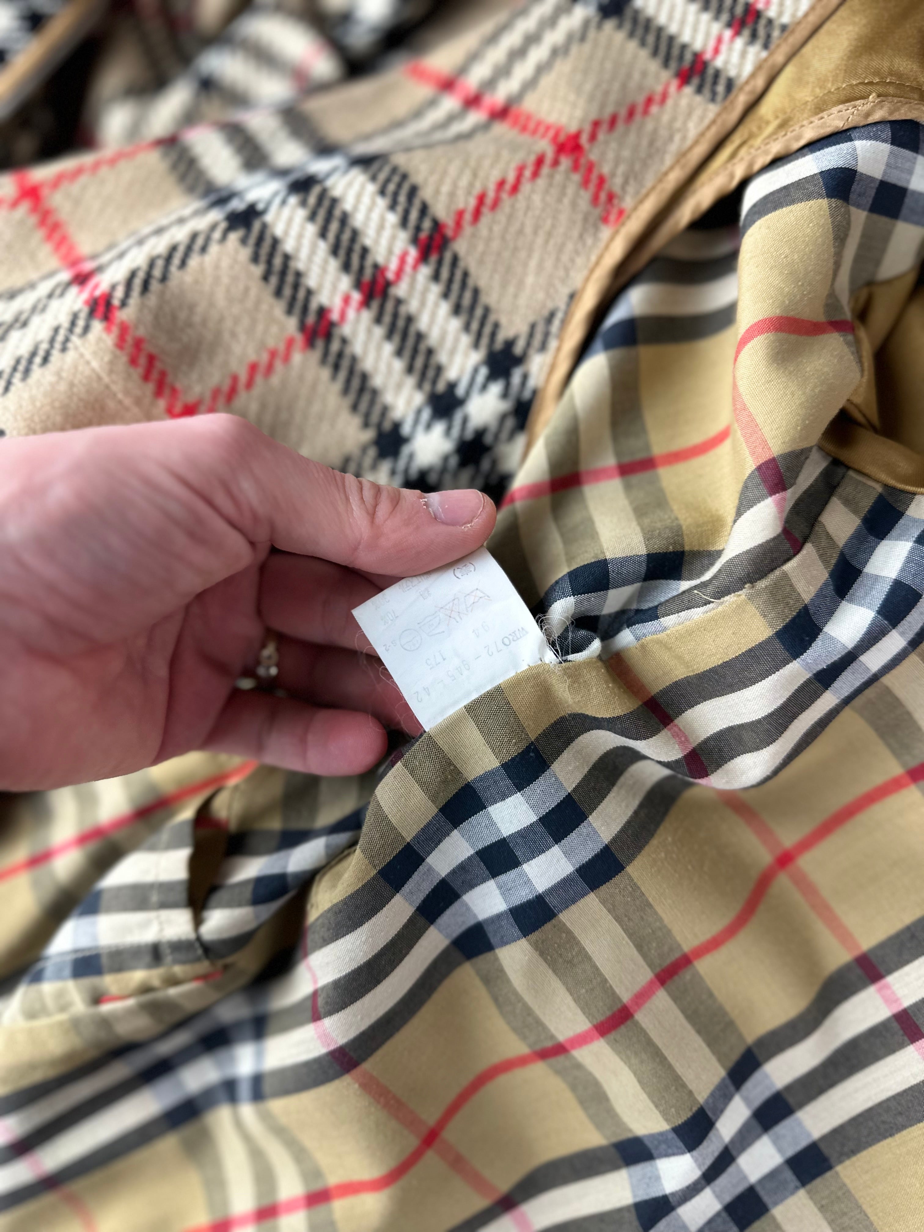 Burberrys Trenchcoat (52/L) including Inlet