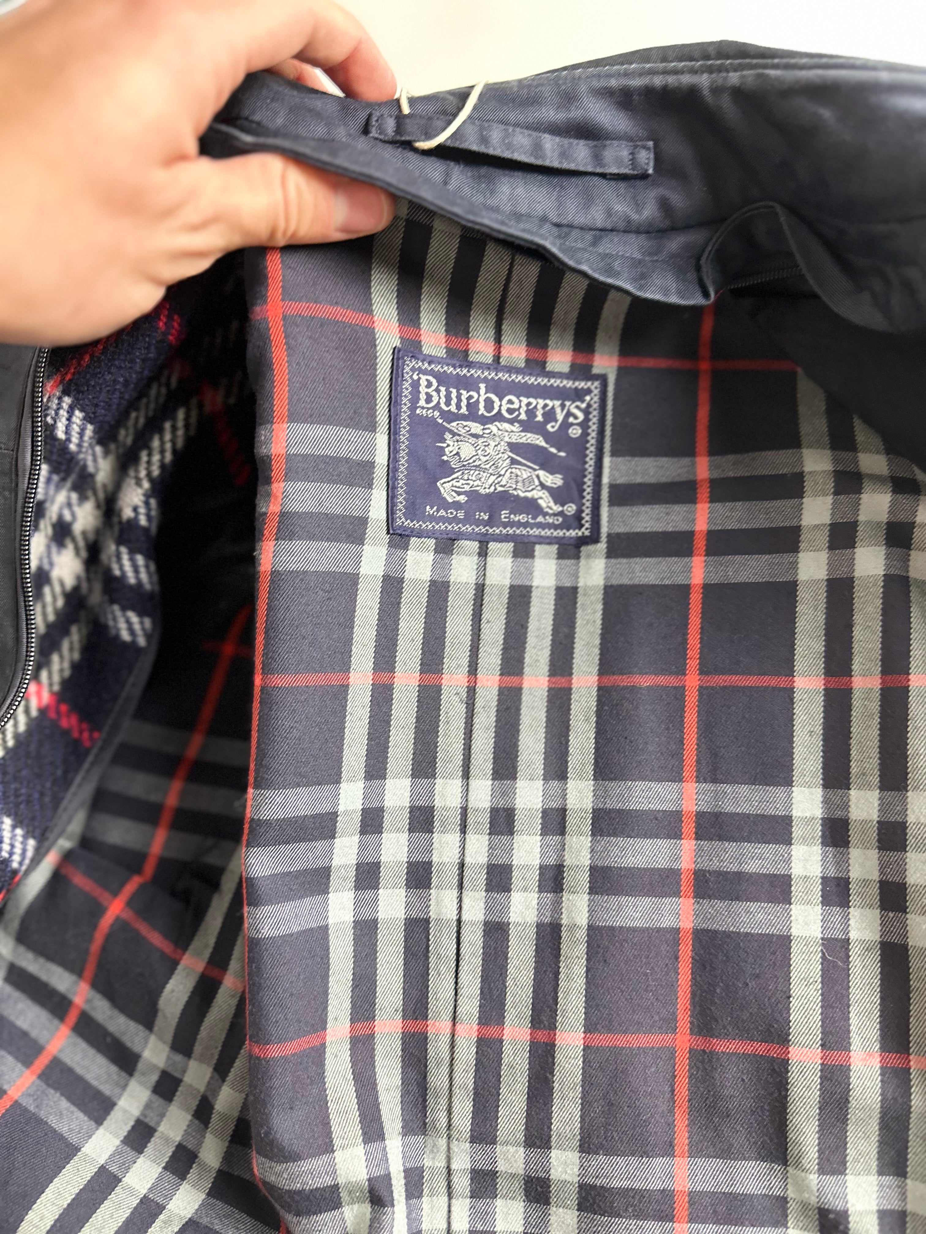 Burberrys Trenchcoat (46/S) including Inlet