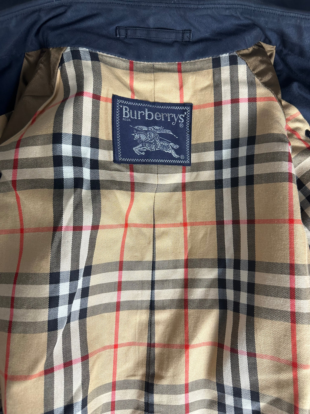 Burberrys Trenchcoat (12/M)