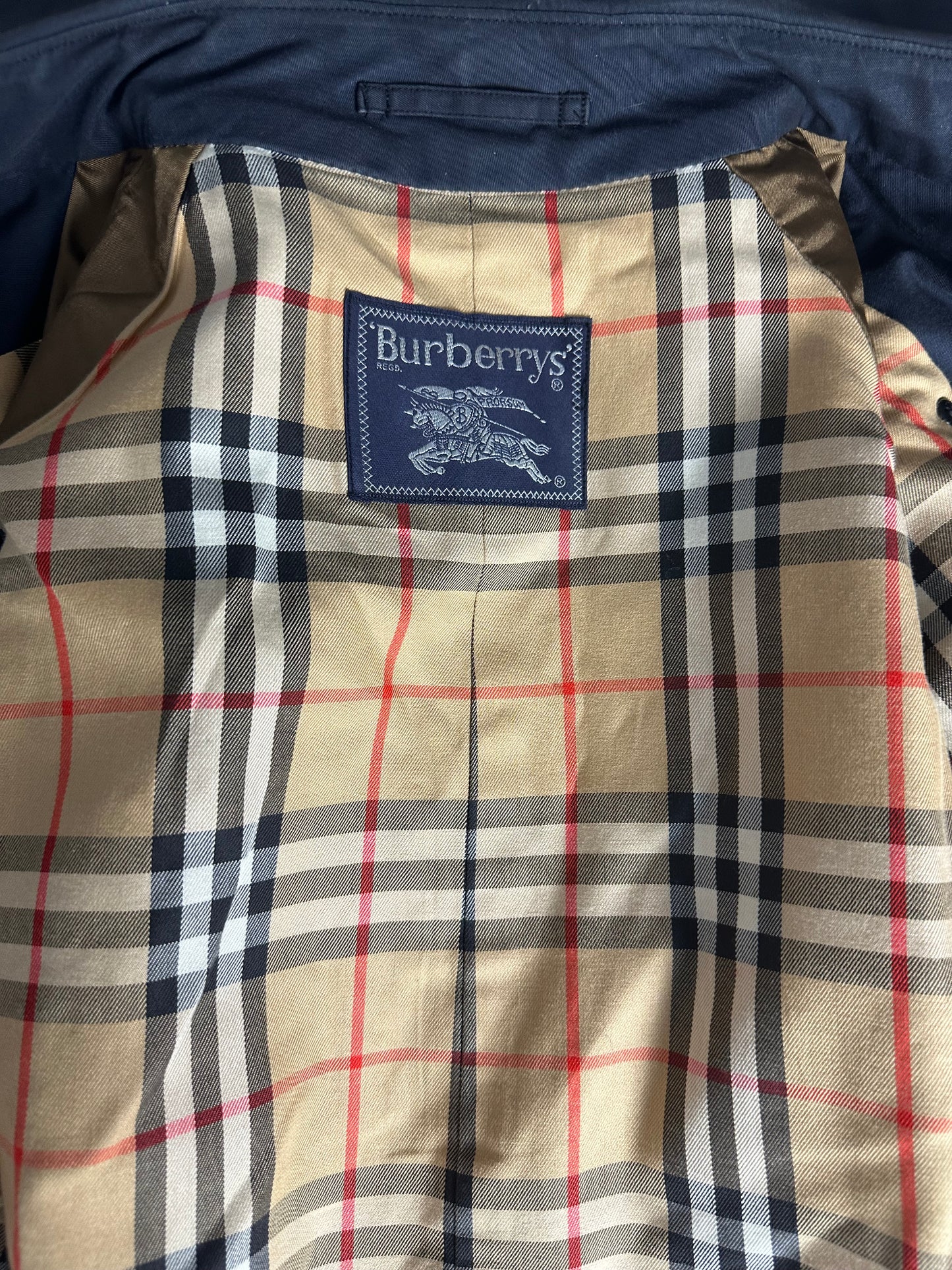 Burberrys Trenchcoat (12/M)