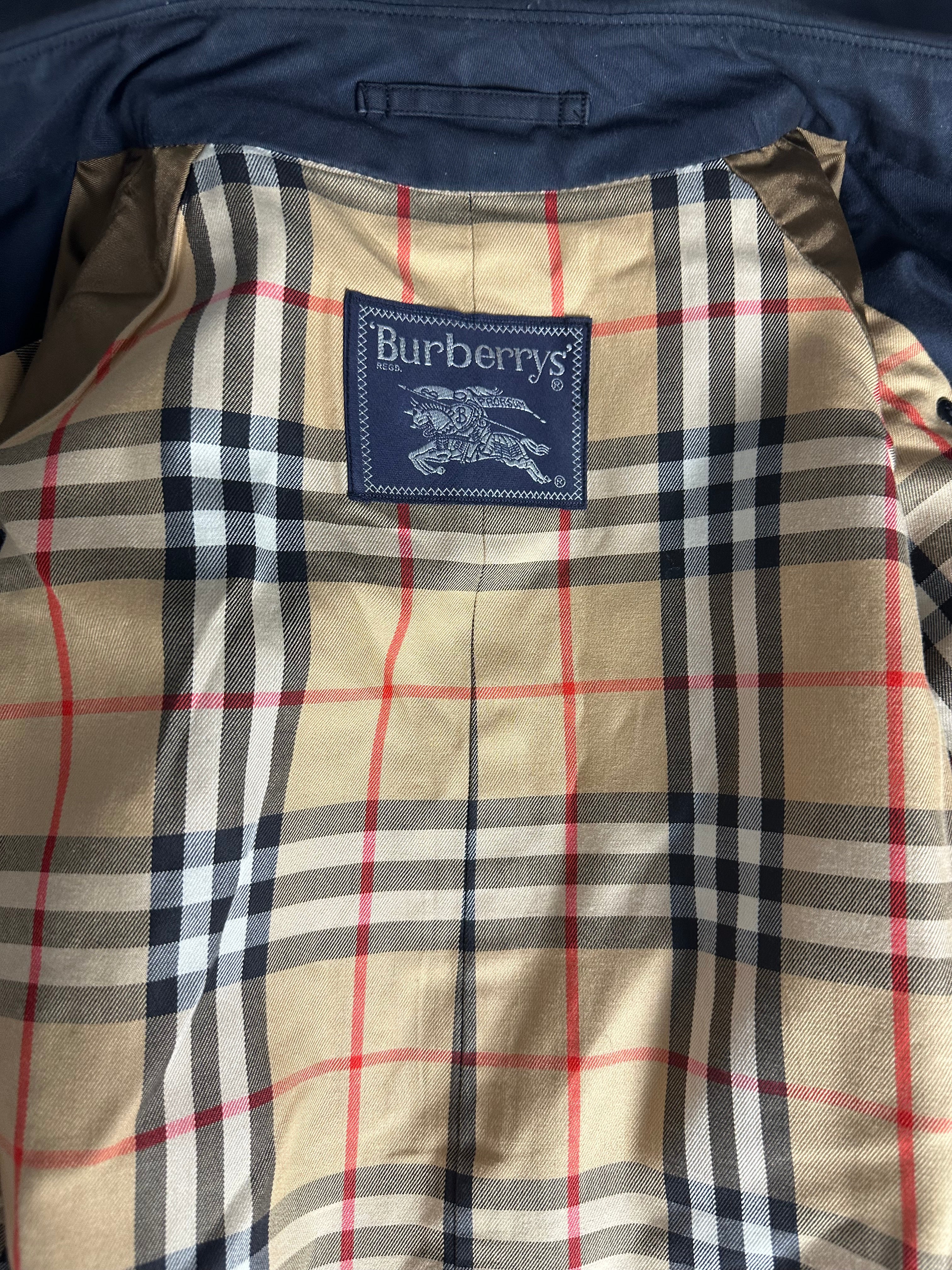 Burberrys Trenchcoat (12/M)