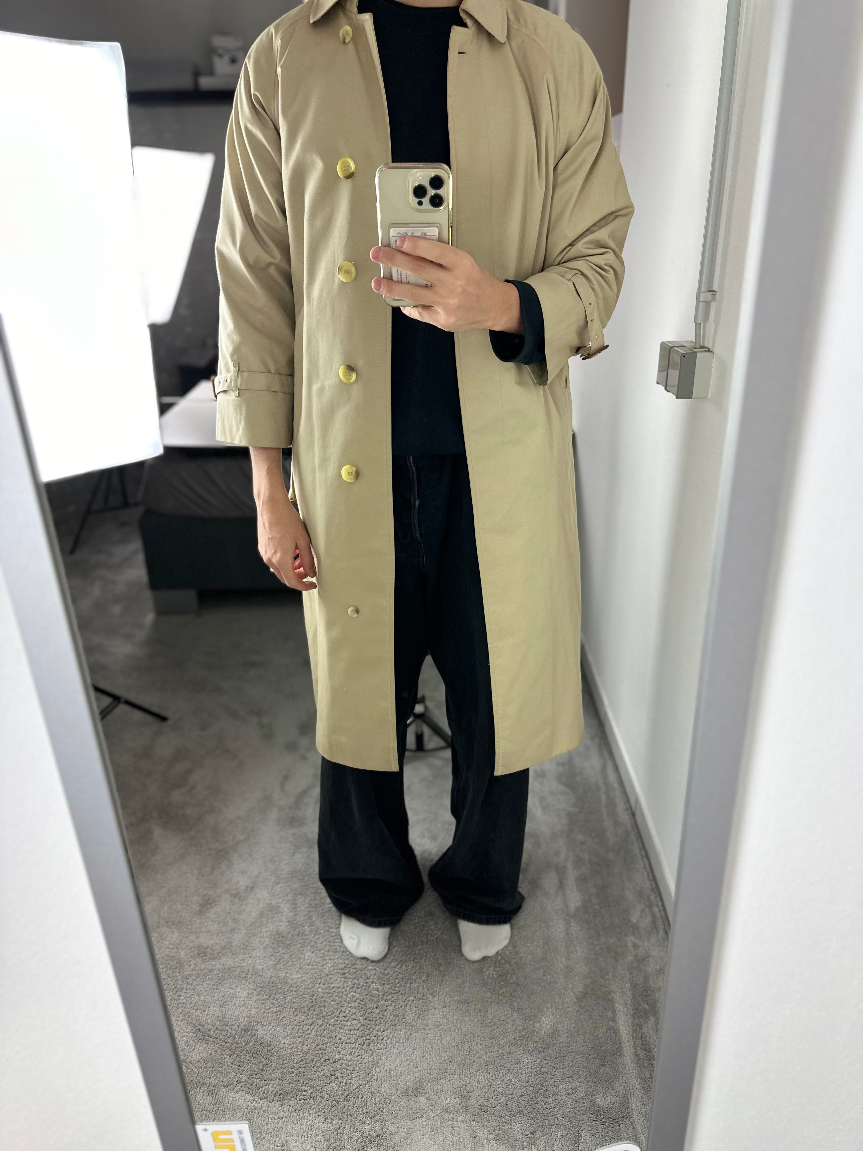 Burberrys Trenchcoat (10/S)