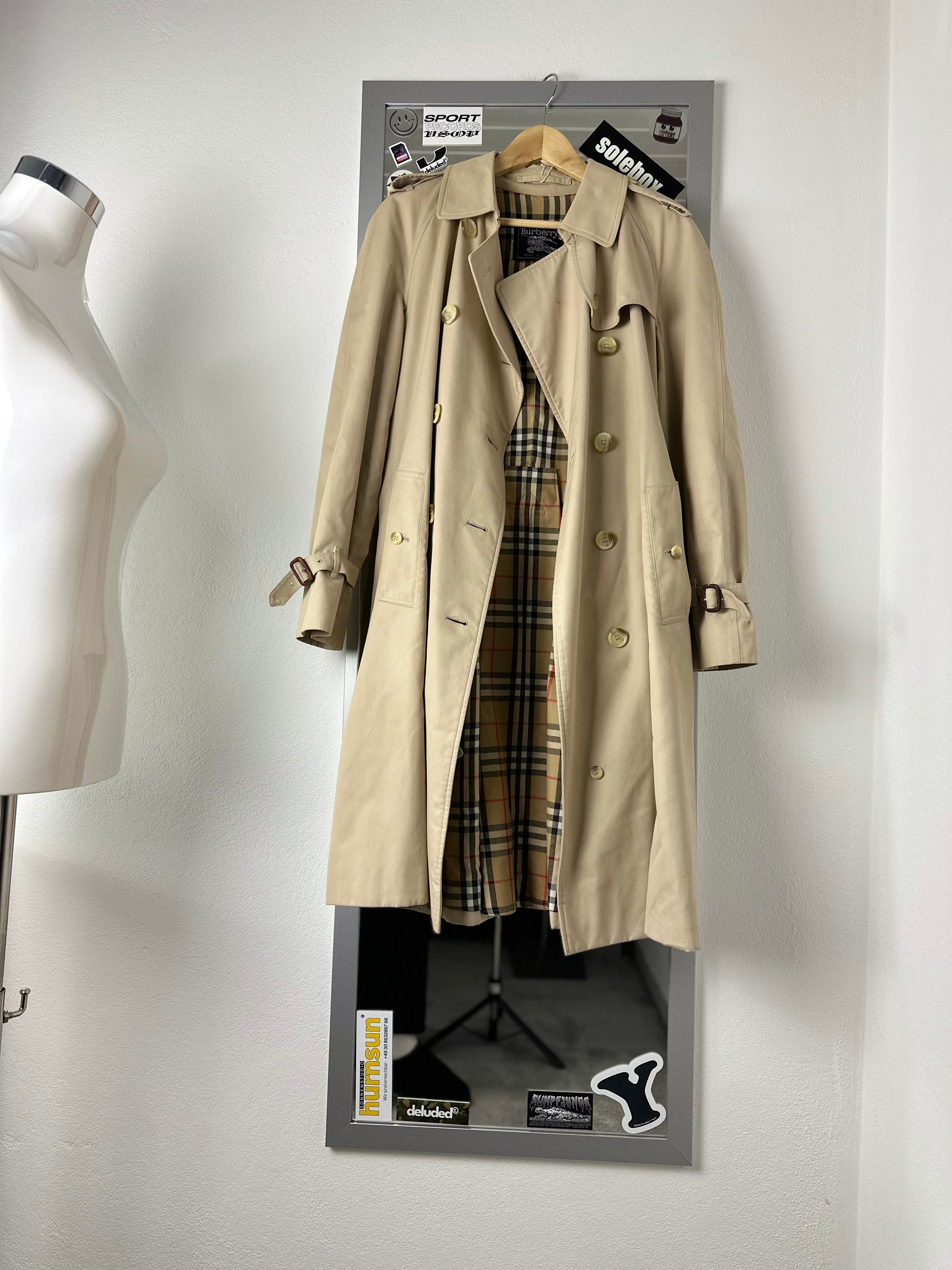 Burberrys Trenchcoat (12/M)