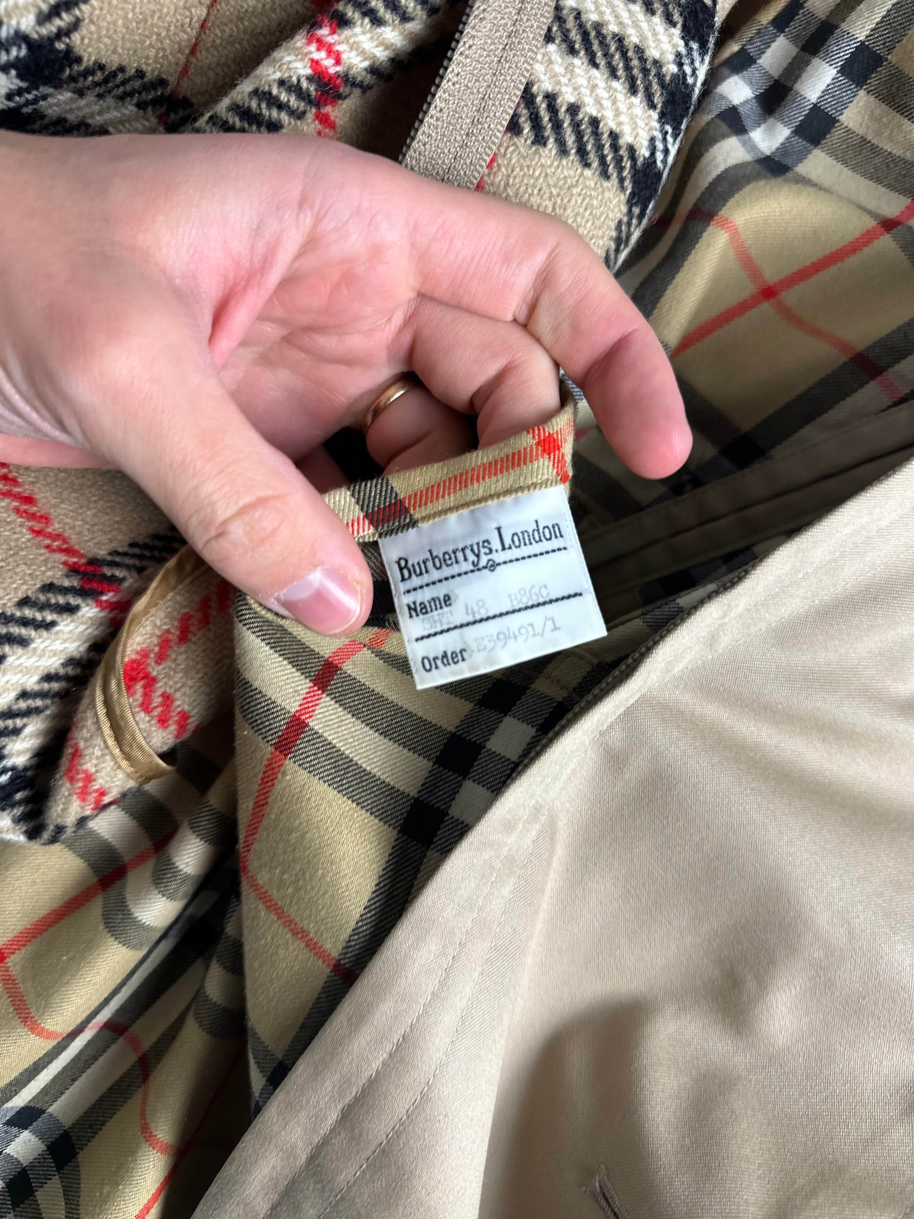 Burberrys Carcoat (48/M) including Inlet