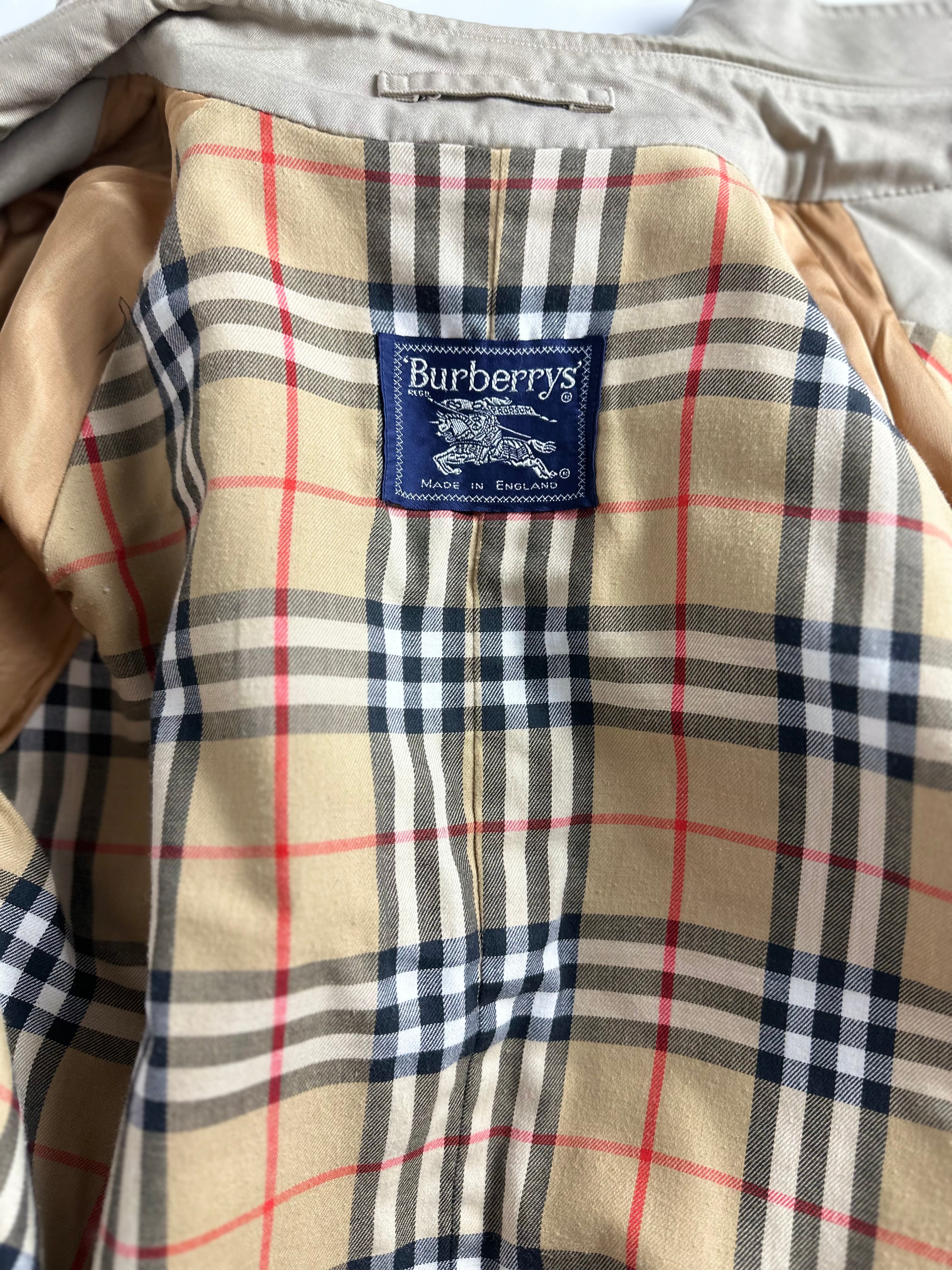 Burberrys Trenchcoat (14/L)