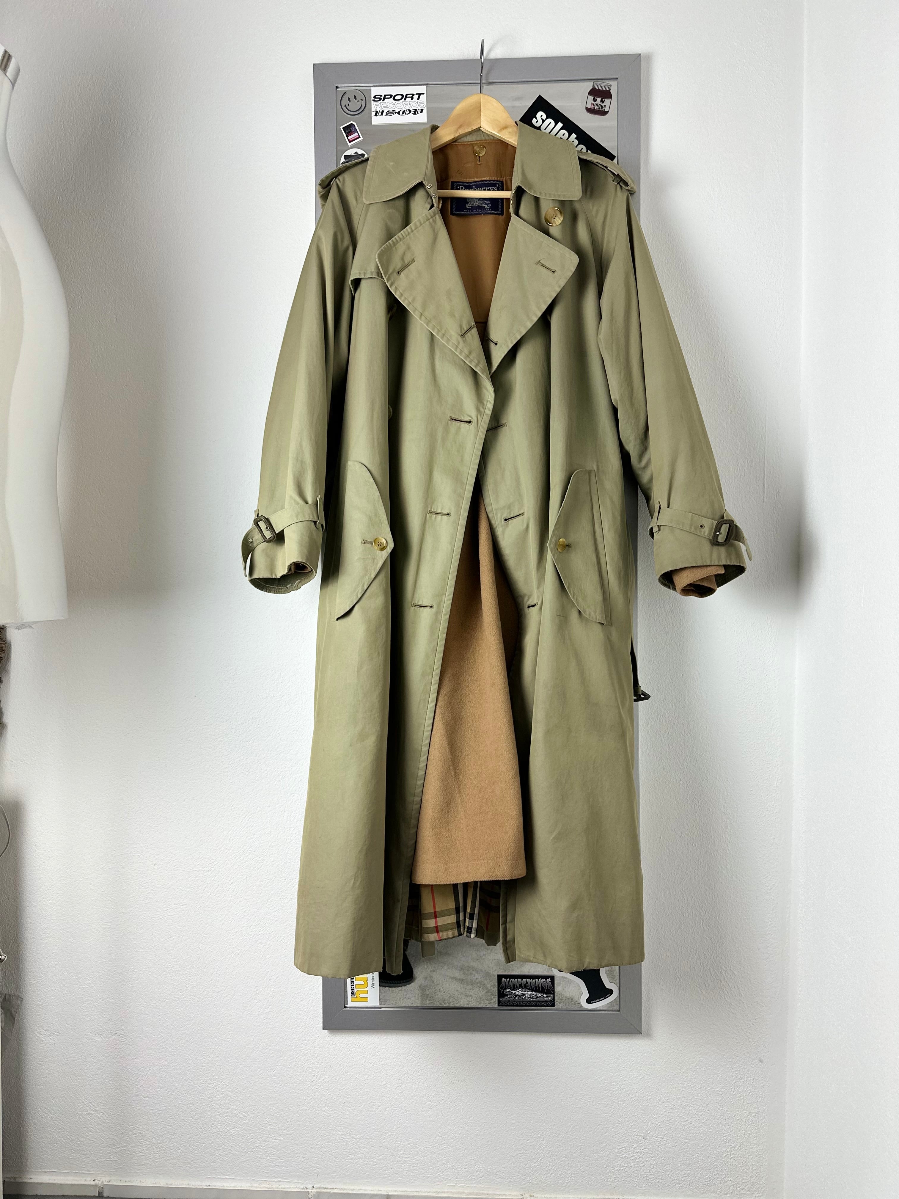 Burberrys Trenchcoat (48/M) including Inlet