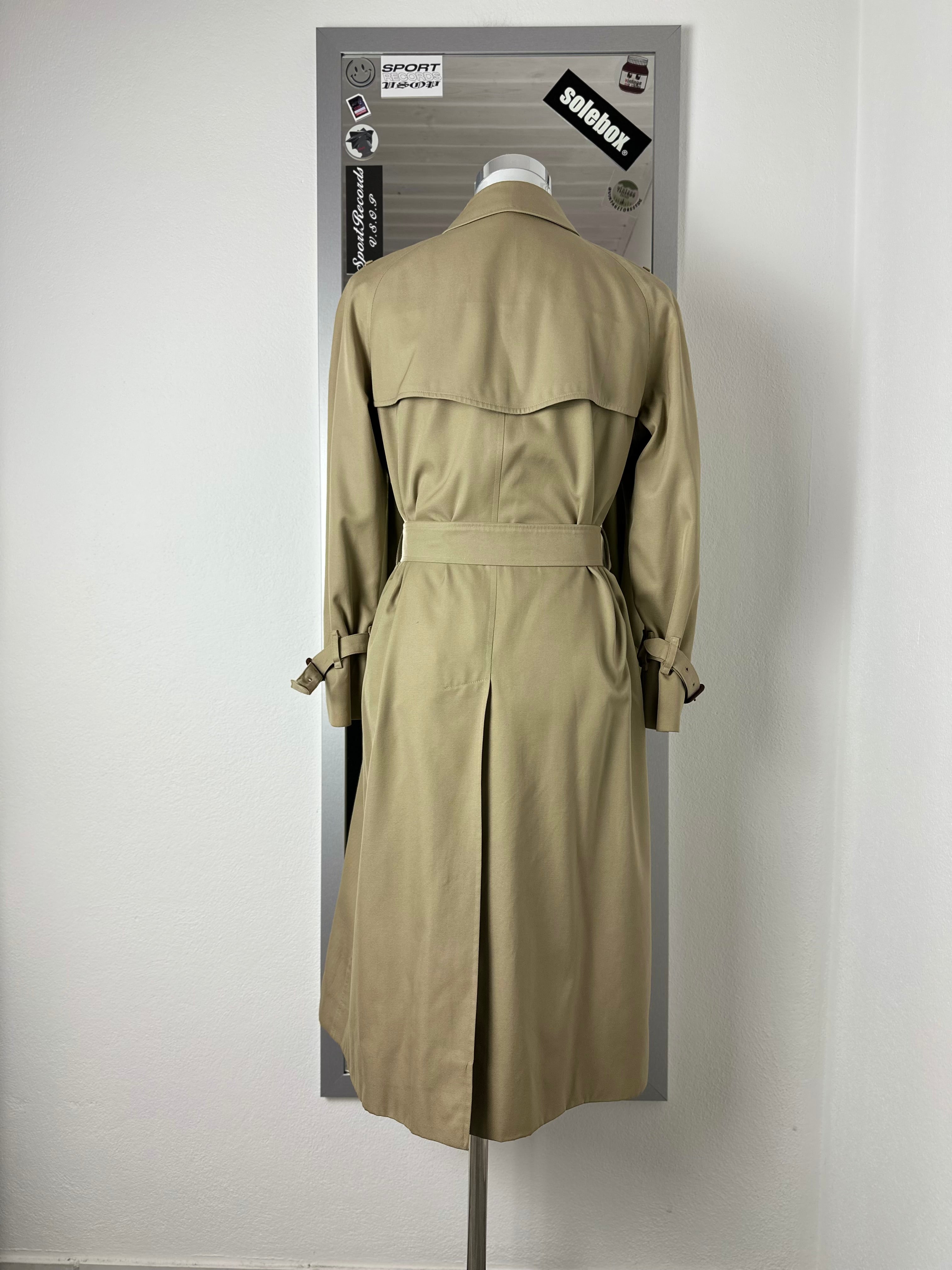 Burberrys Trenchcoat (10/S)