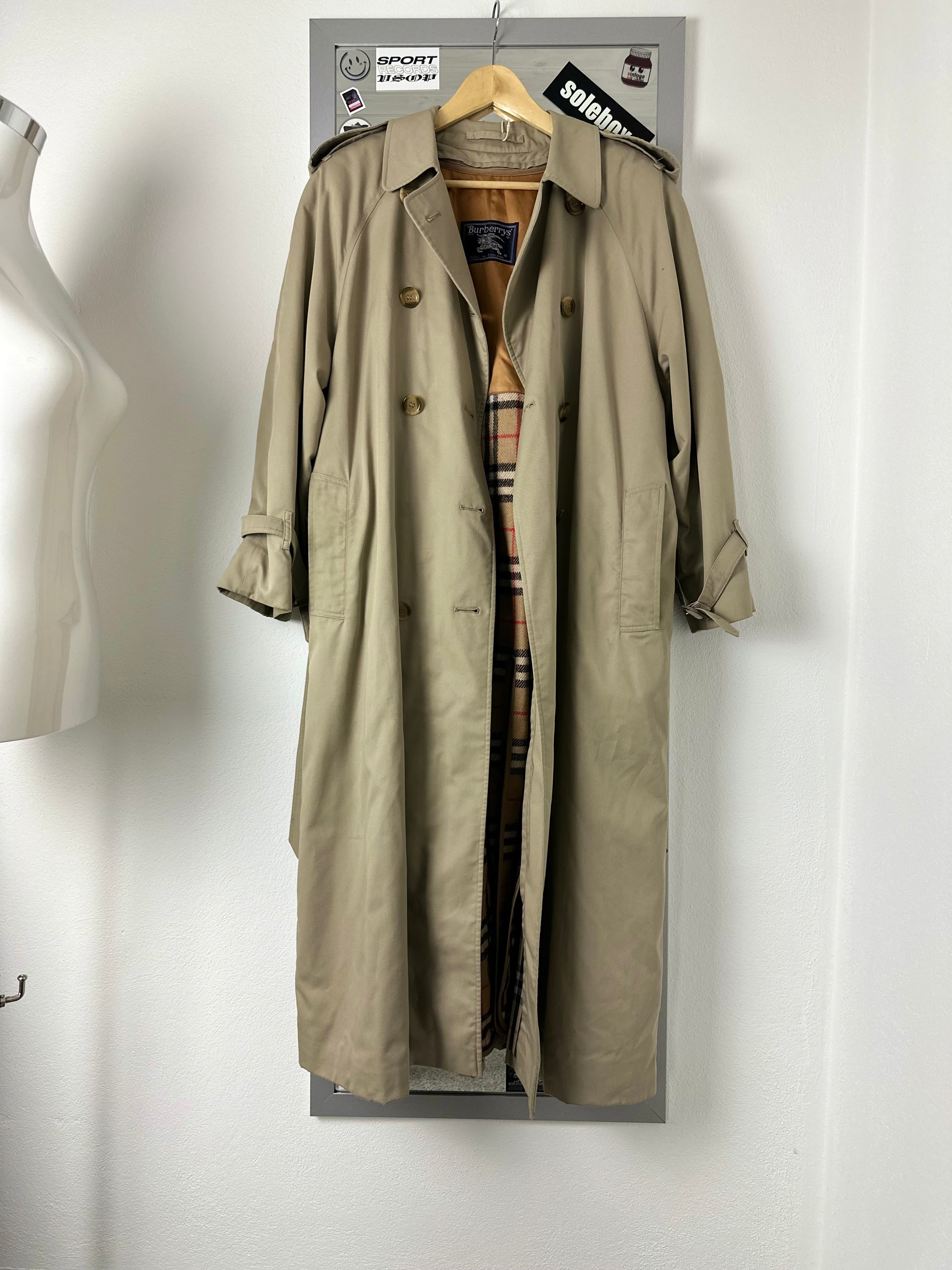 Burberrys Trenchcoat (16/XL) including Inlet