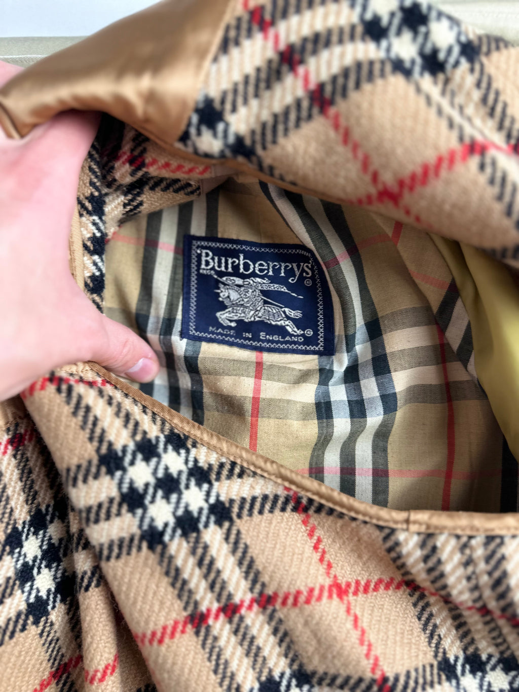 Burberrys Trenchcoat (46/S) including Inlet