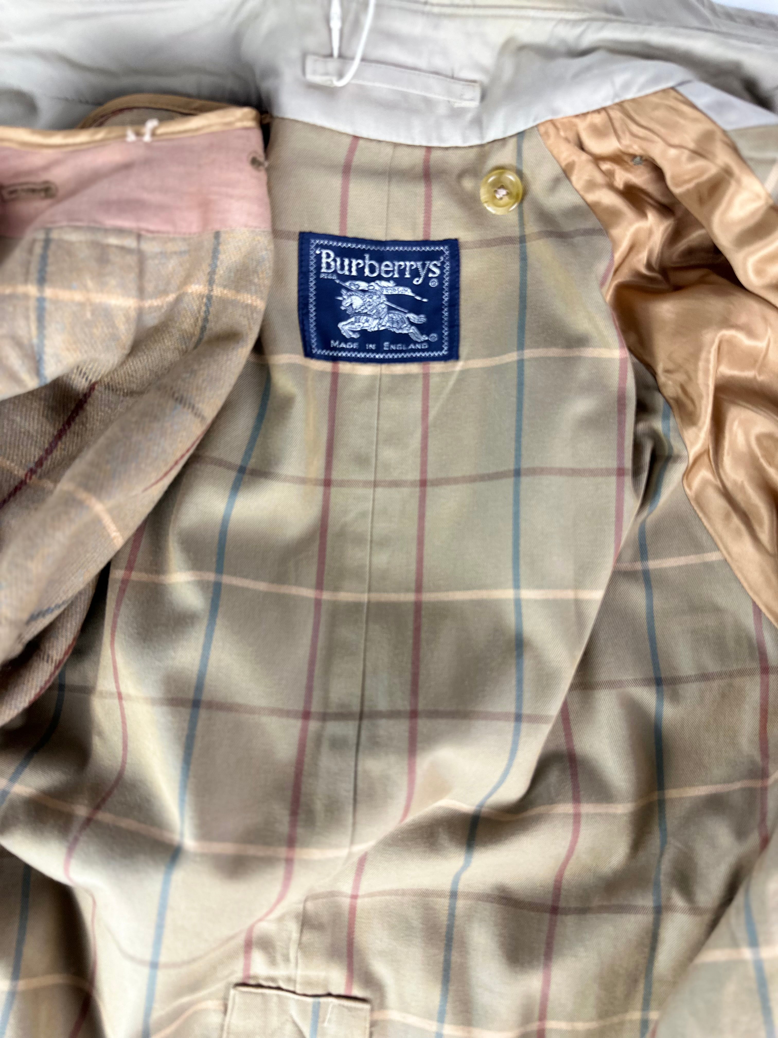 Burberrys Trenchcoat (46/S) including Inlet