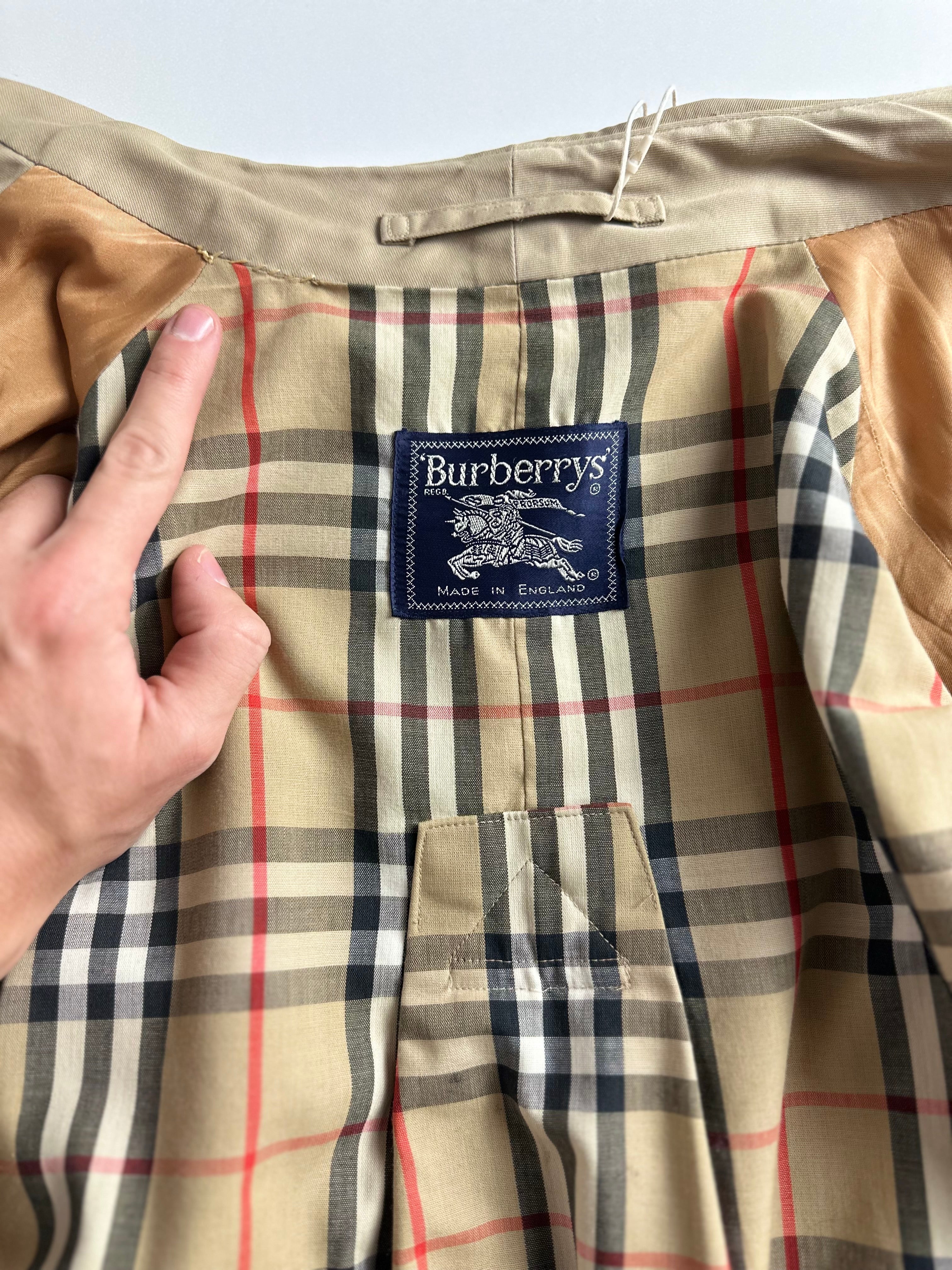 Burberrys Trenchcoat (14/L)