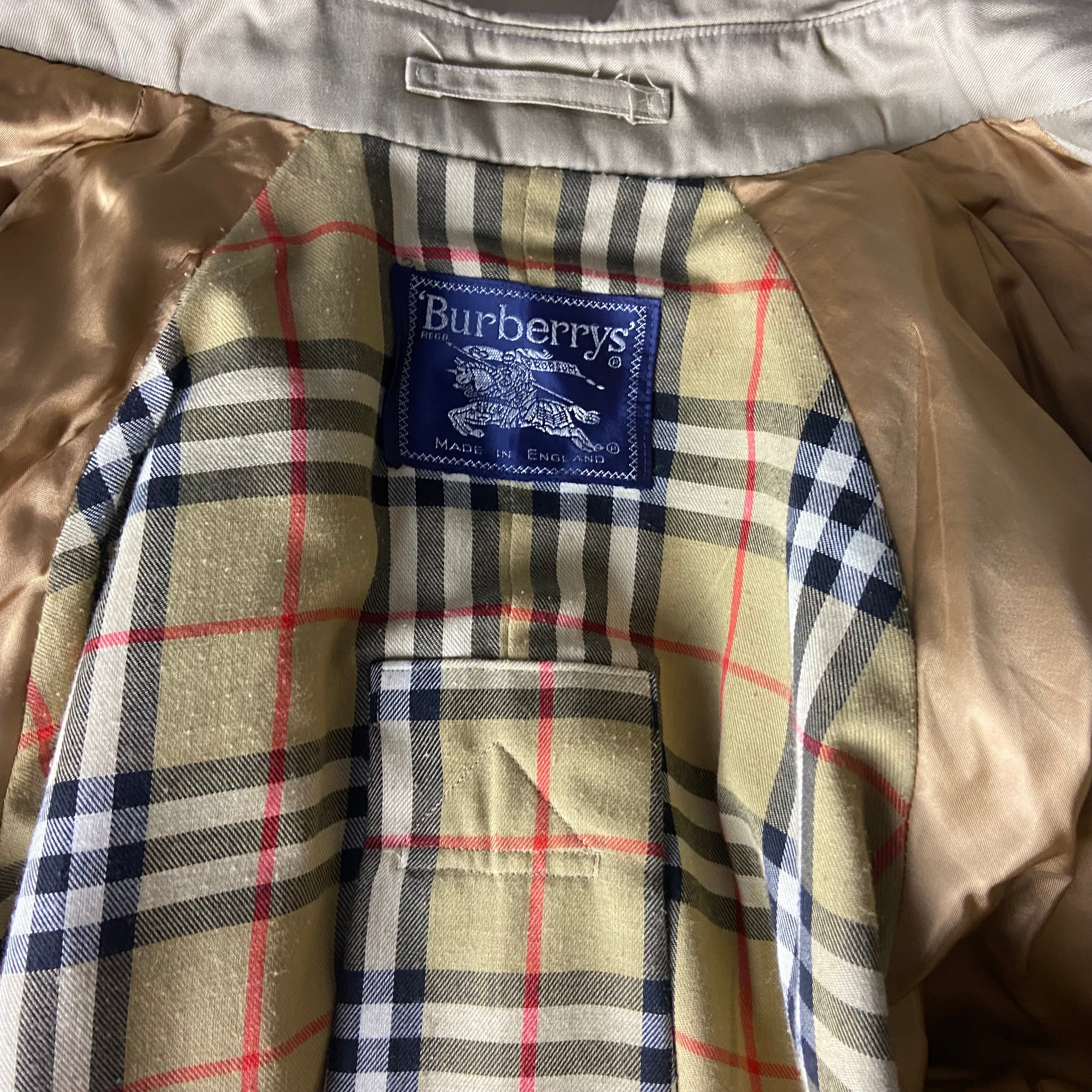 Burberrys Trenchcoat (12/M)