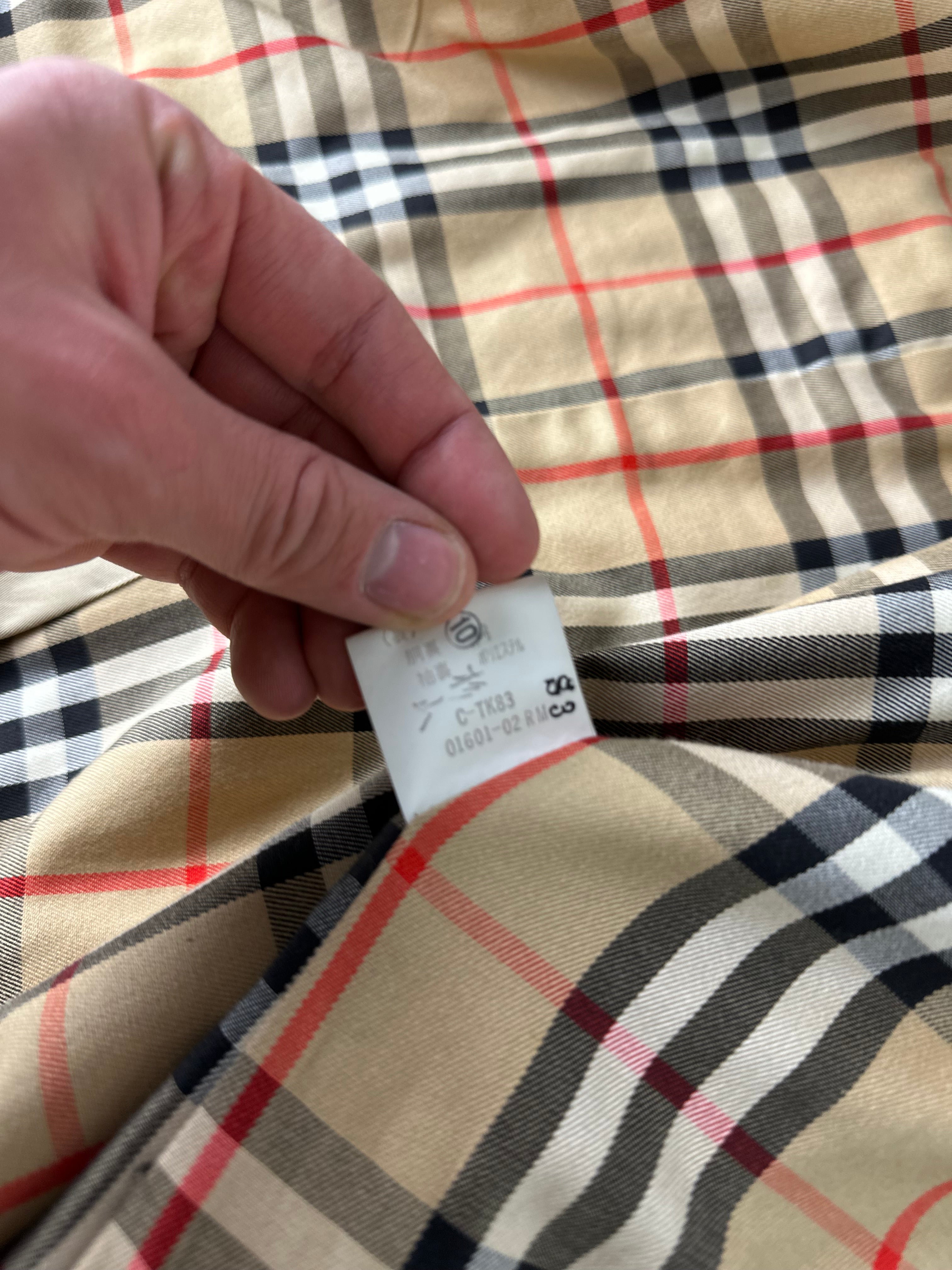 Burberrys Trenchcoat (10/S)