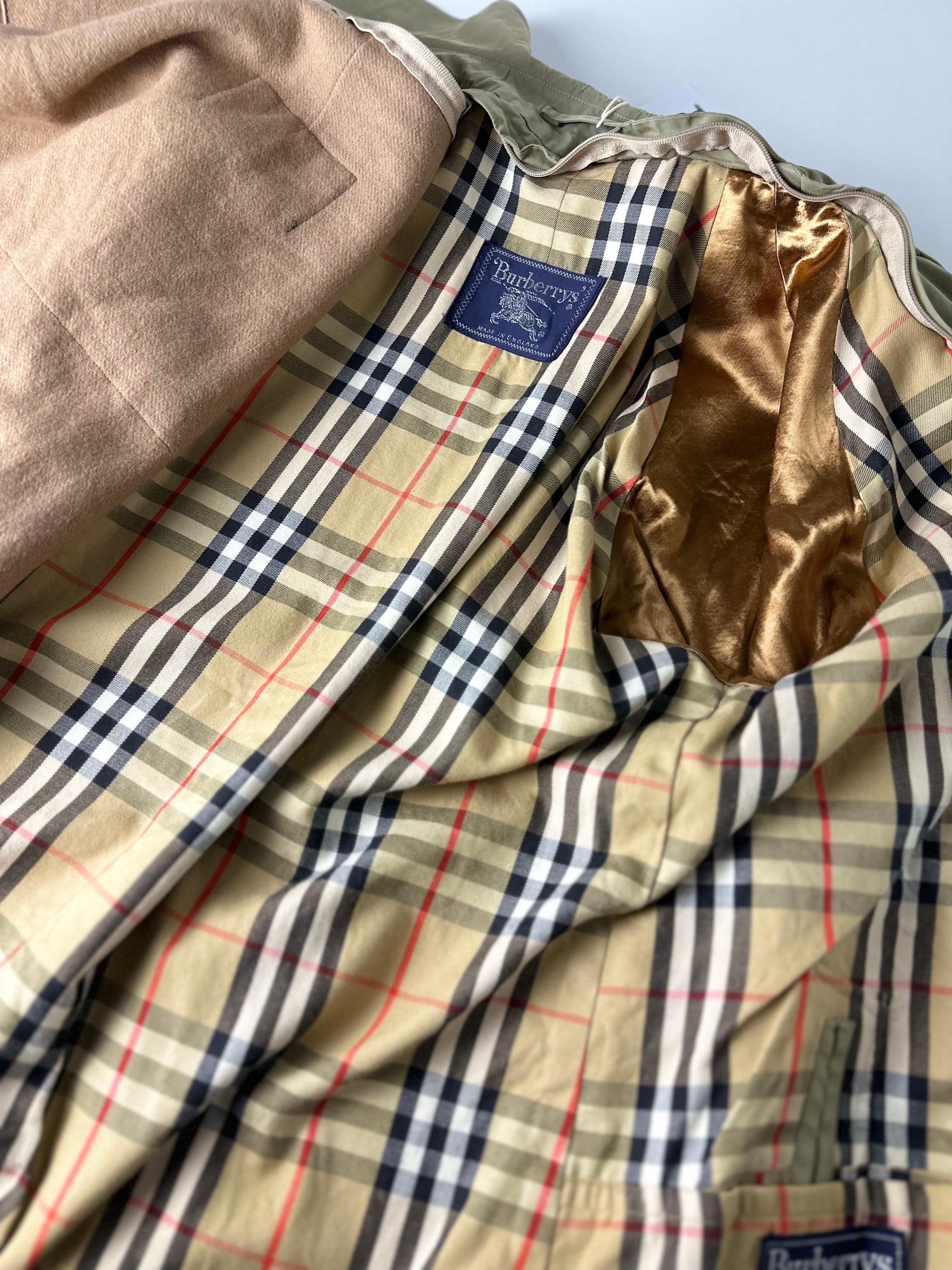 Burberrys Carcoat (48/M) including Inlet