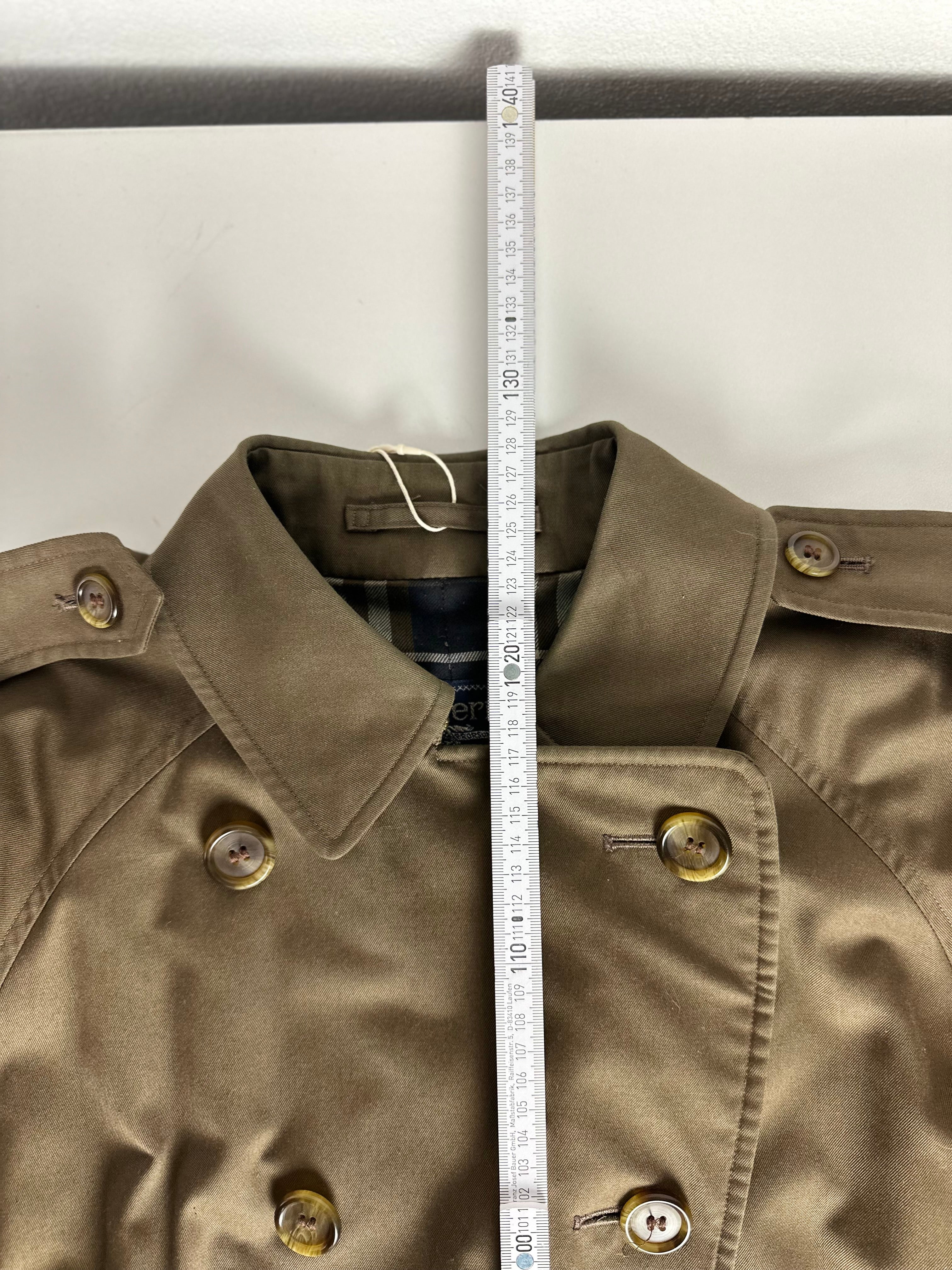 Burberrys Trenchcoat (10/S)