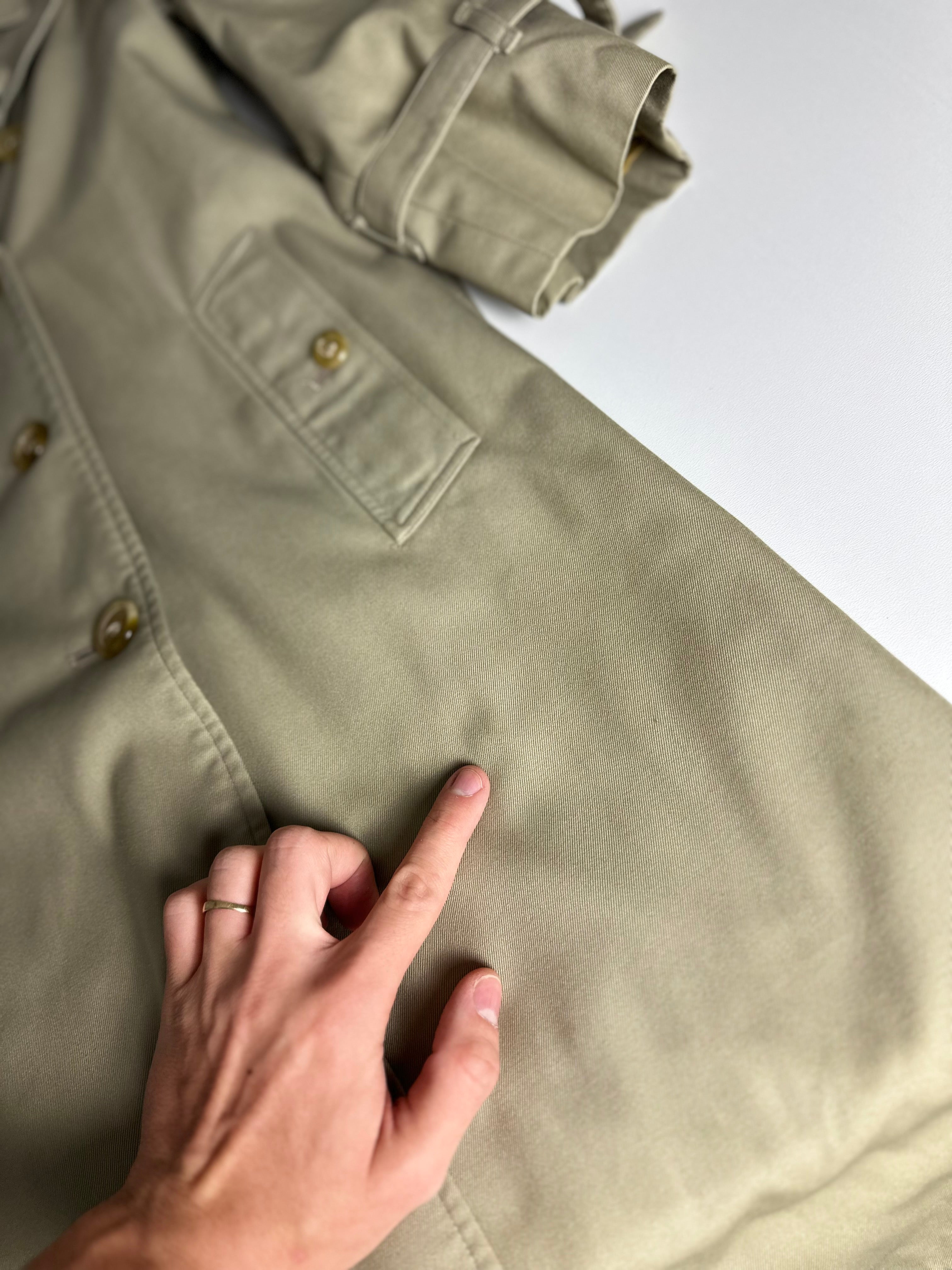 Burberrys Trenchcoat (10/S)