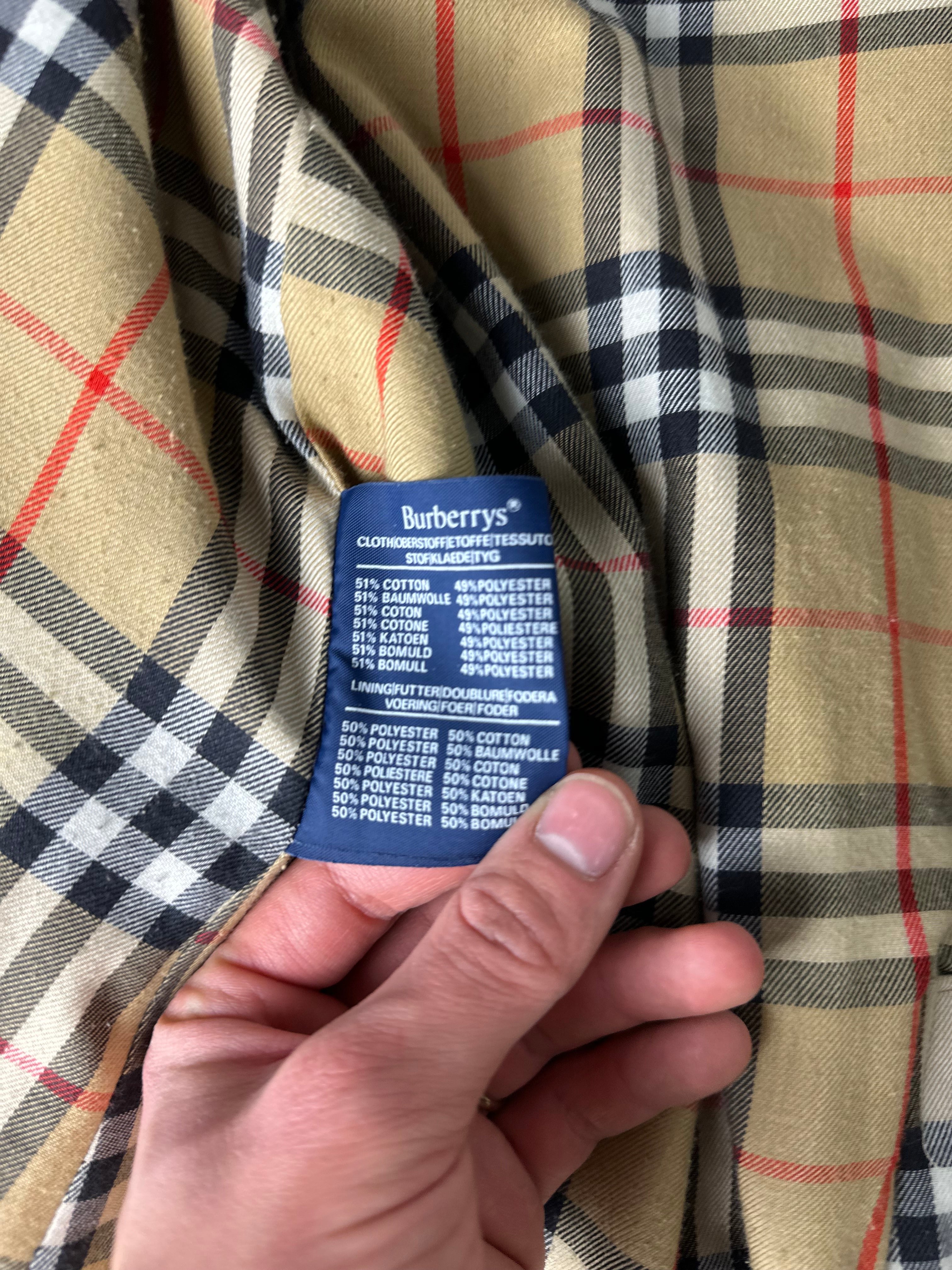 Burberrys Trenchcoat (10/S)