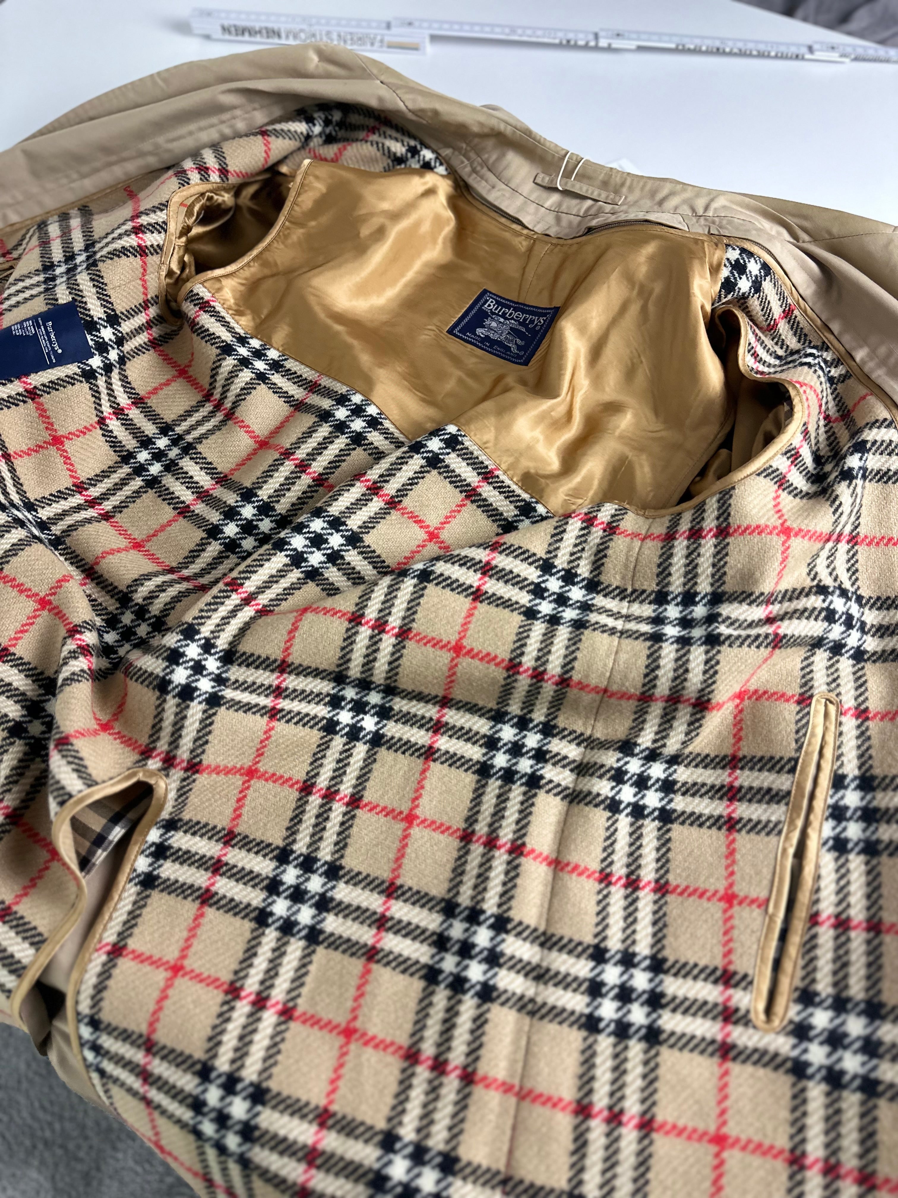 Burberrys Carcoat (48/M) including Inlet
