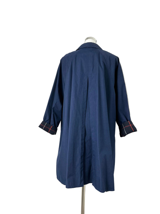 Burberrys Raincoat (12/M)
