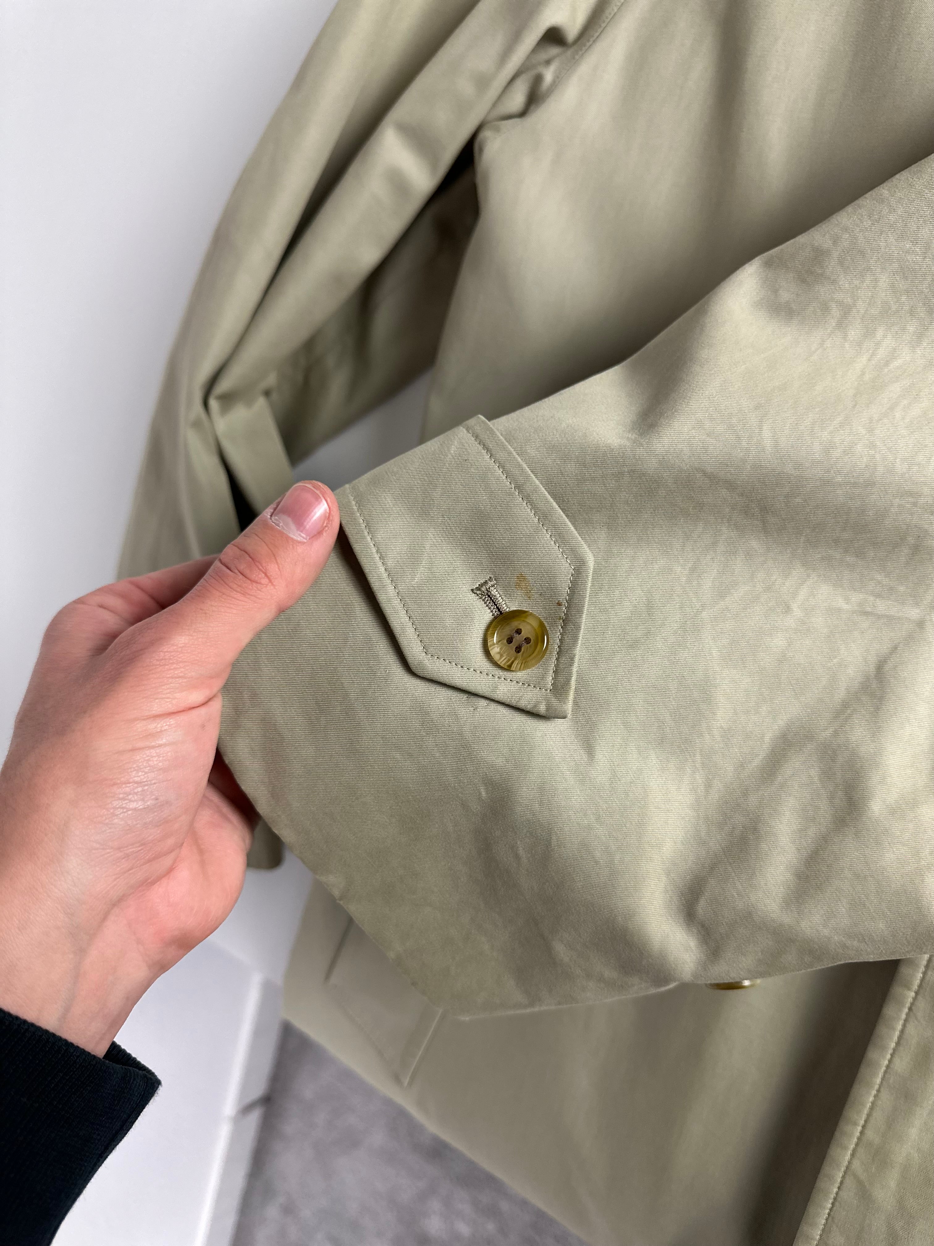 Burberrys Trenchcoat (50/L) including Inlet