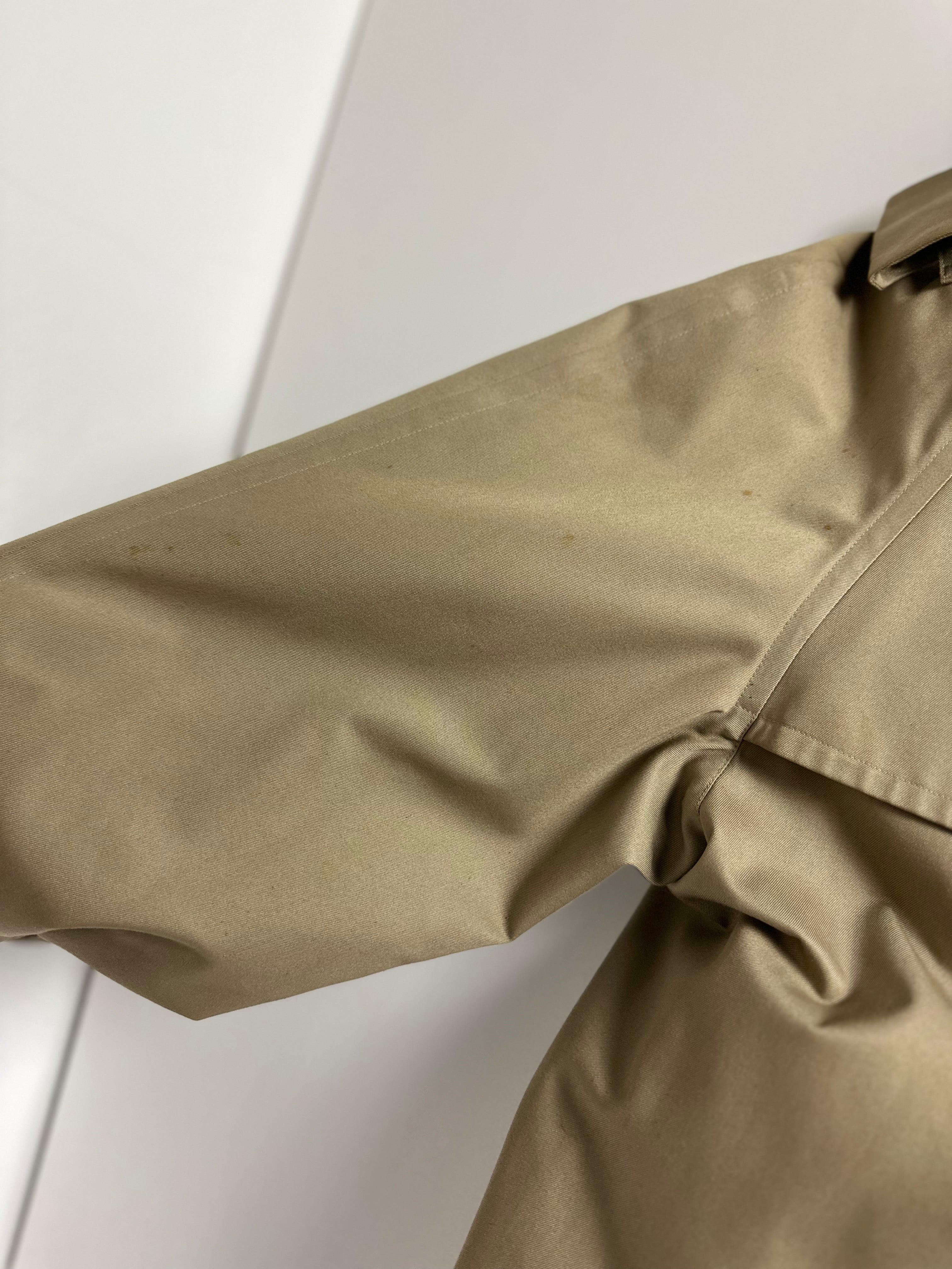 Burberrys Trenchcoat (52/L) including Inlet