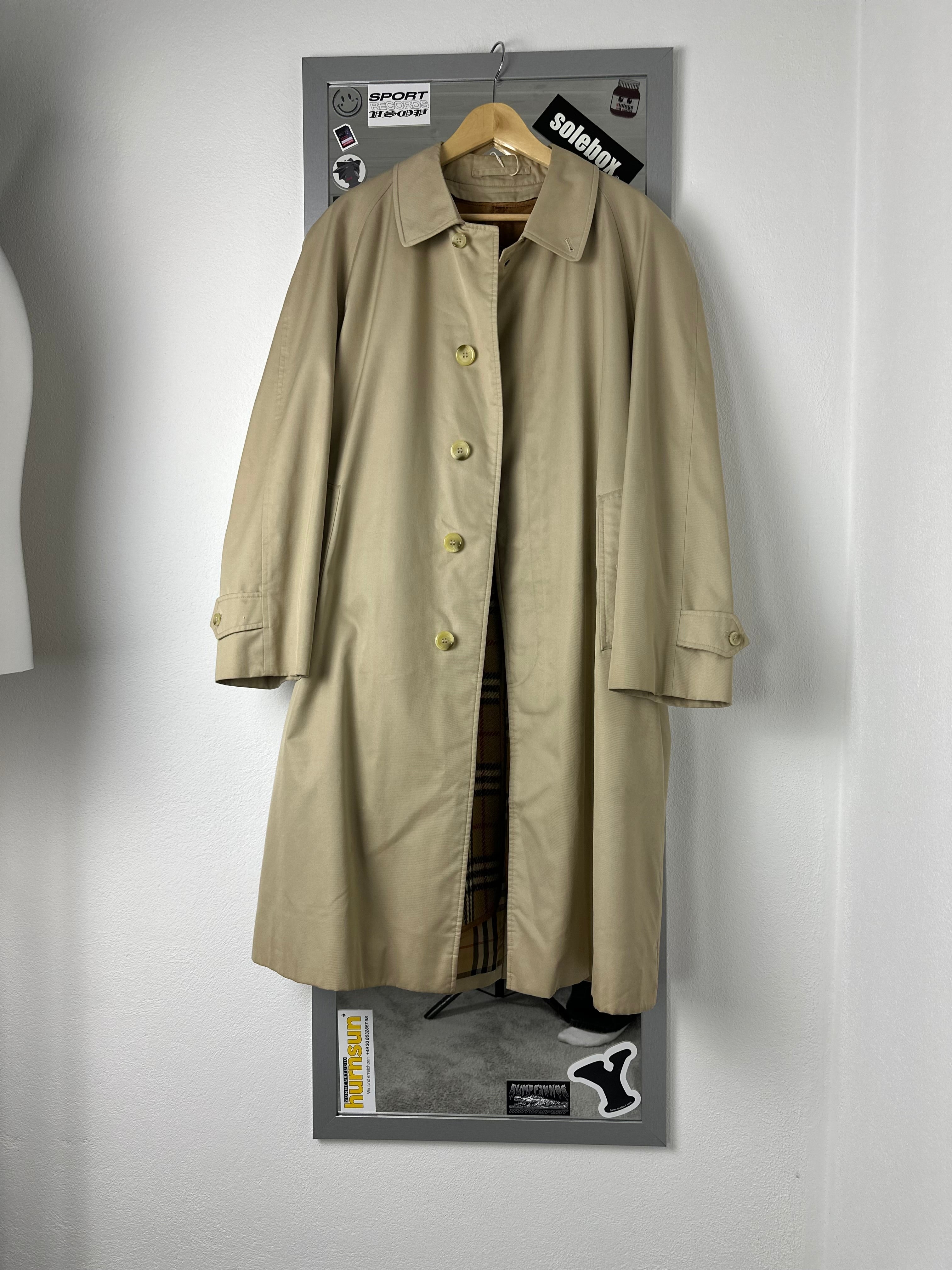 Burberrys Trenchcoat (52/L) including Inlet