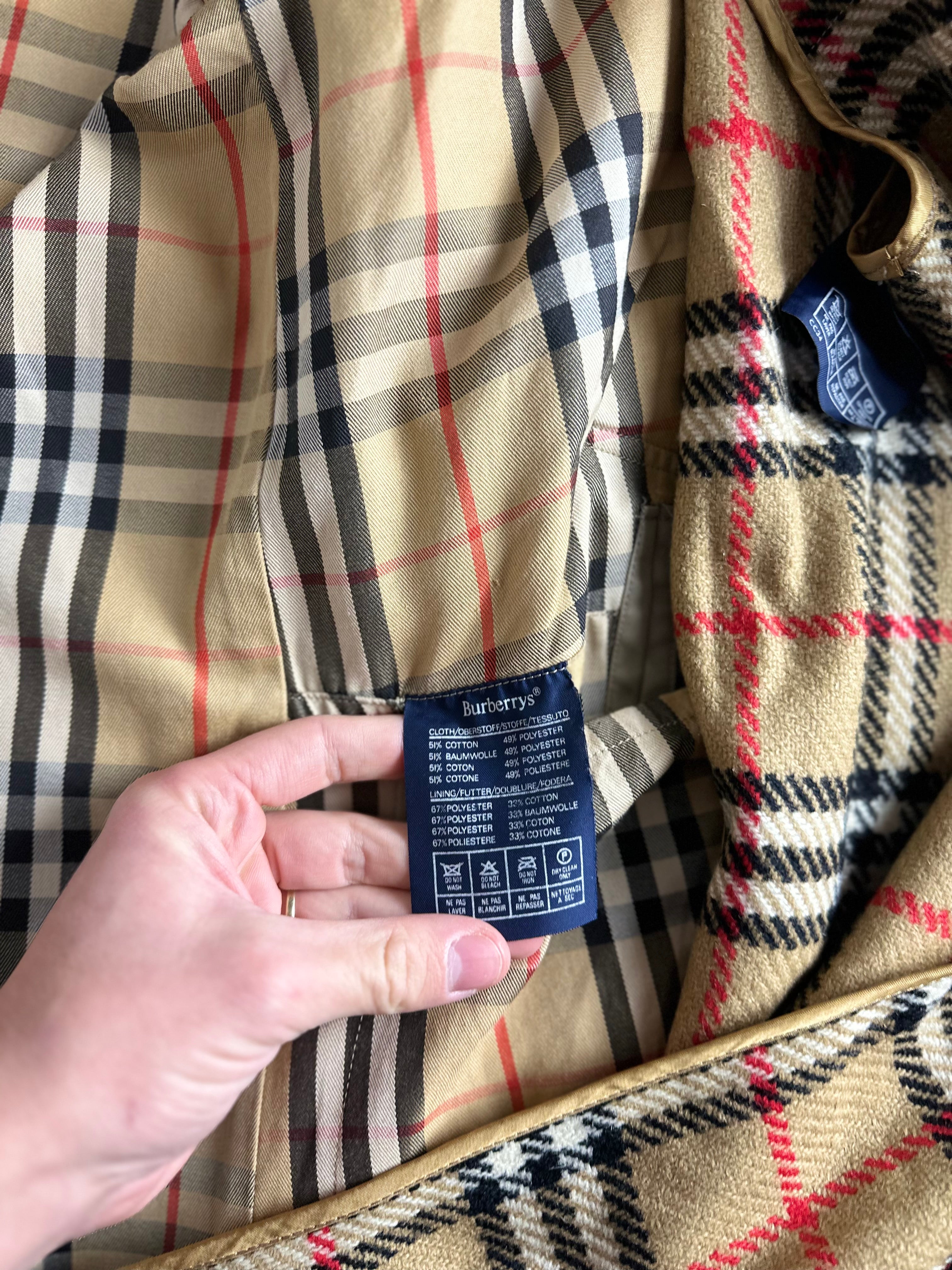 Burberrys Carcoat (48/M) including Inlet