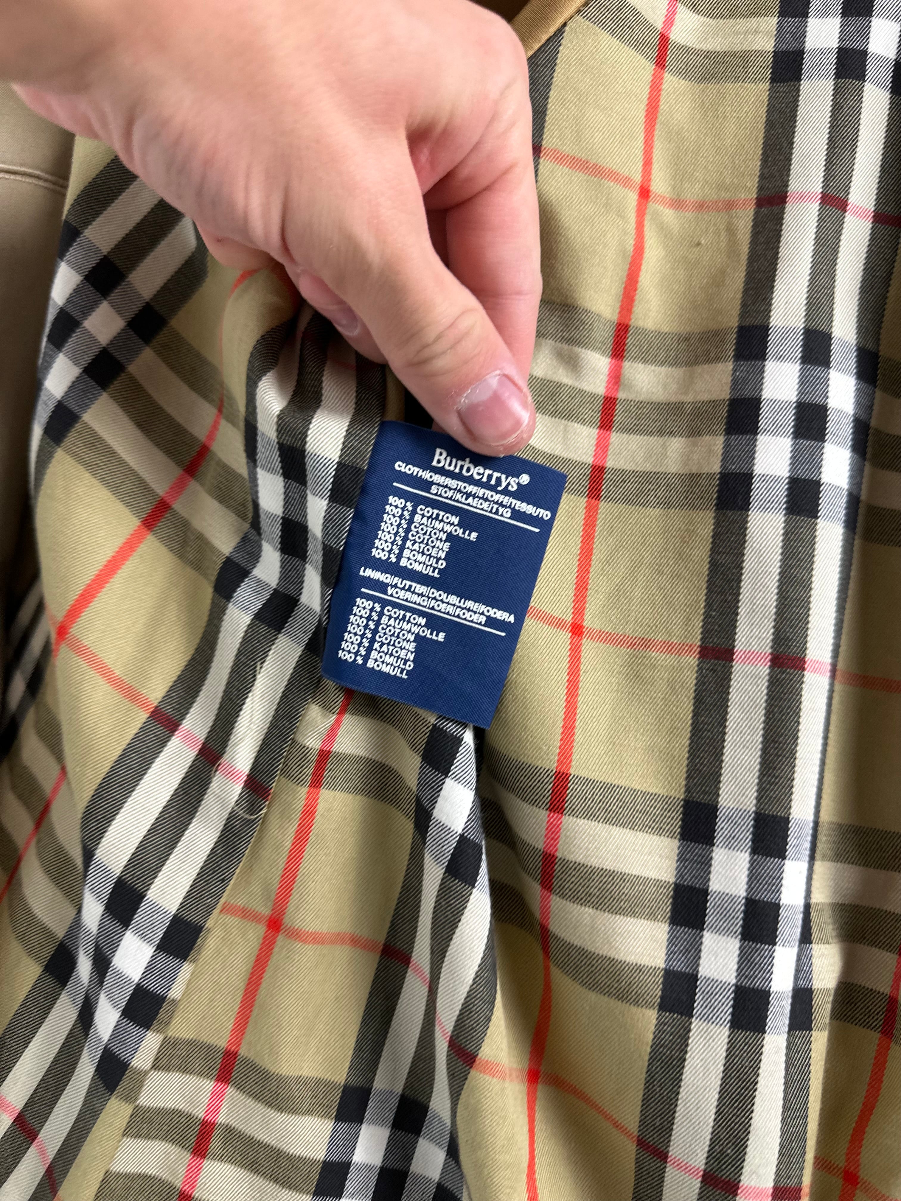 Burberrys Trenchcoat (12/M)