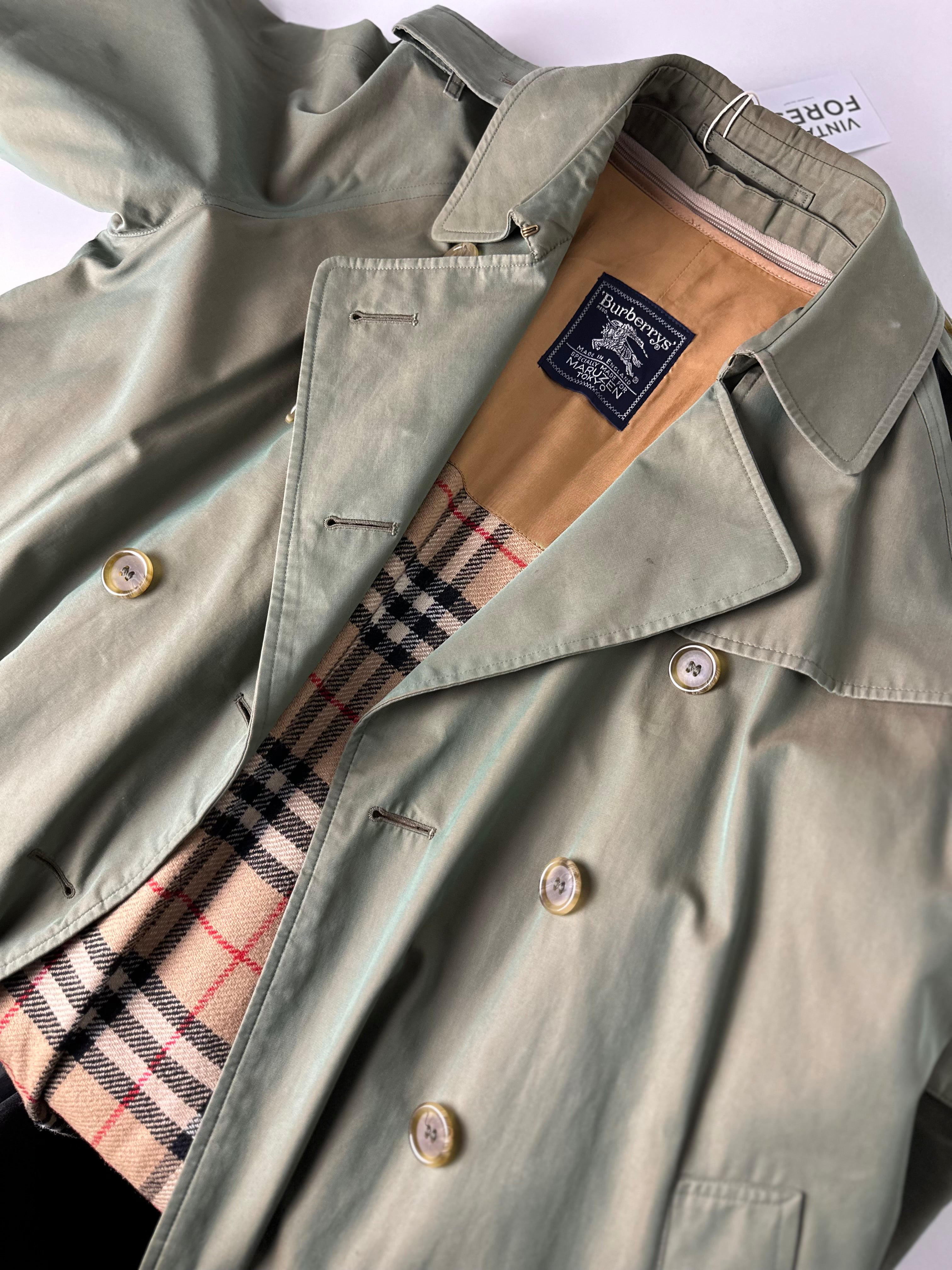 Burberrys Trenchcoat (12/M) including Inlet