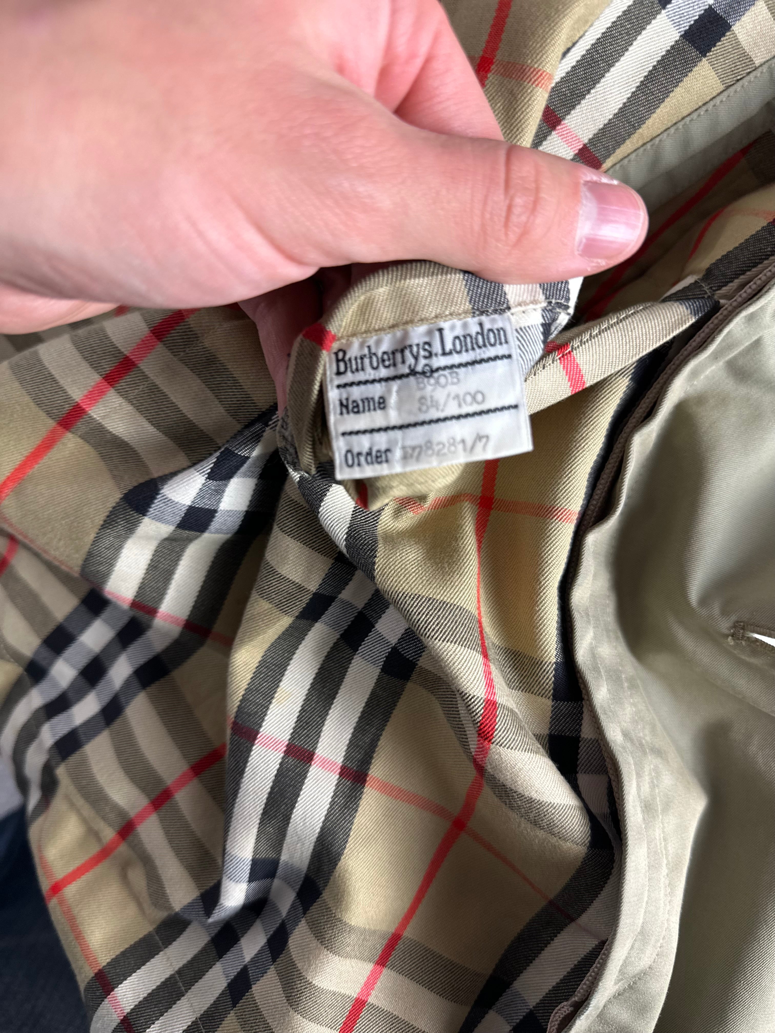 Burberrys Trenchcoat (46/S) including Inlet