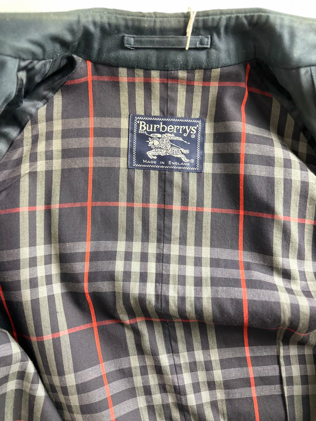 Burberrys Trenchcoat (10/S)