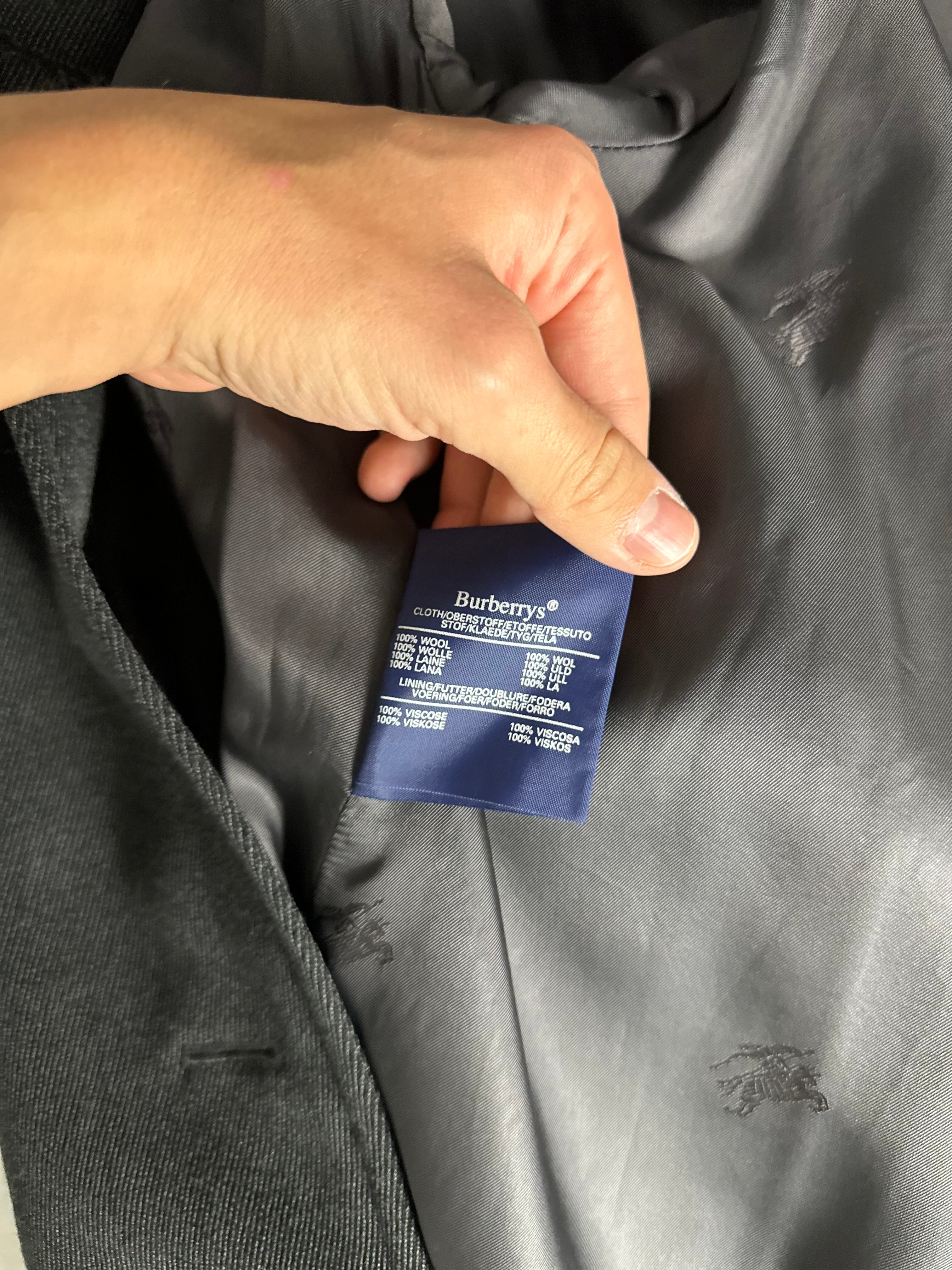 Burberrys Coat (12/M)