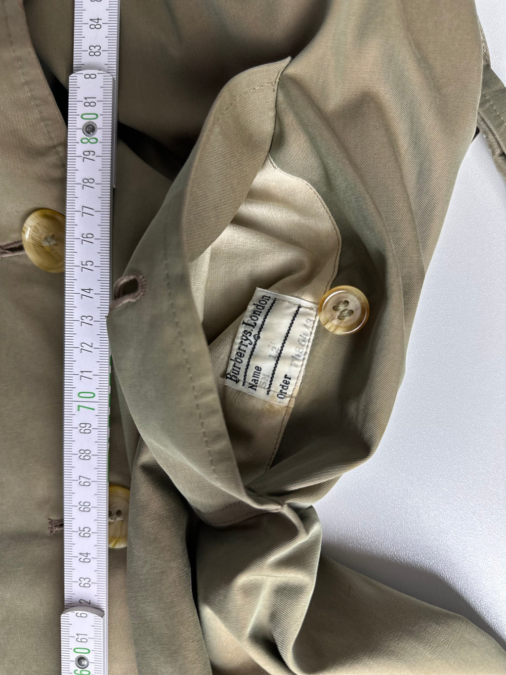 Burberrys Trenchcoat (10/S)