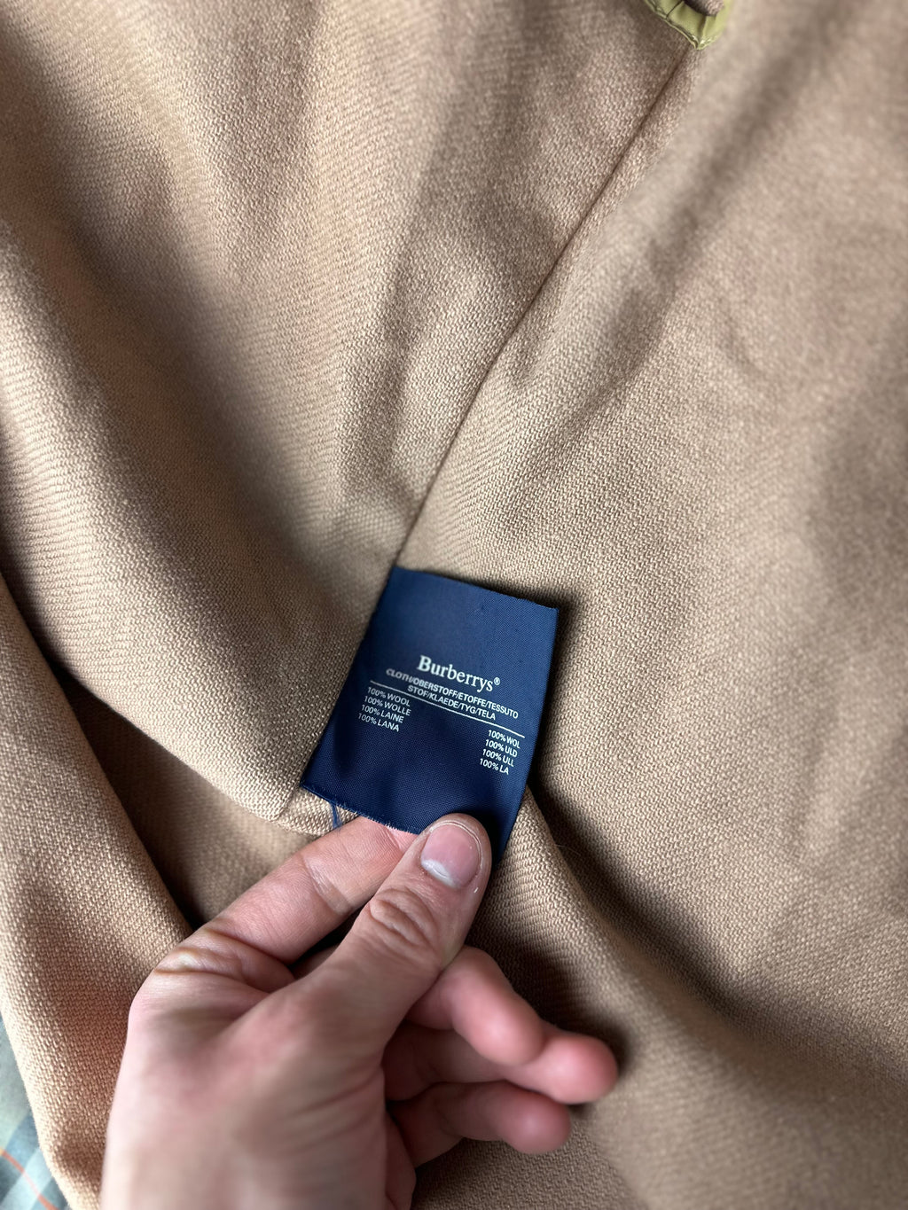 Burberrys Trenchcoat (12/M) including Inlet