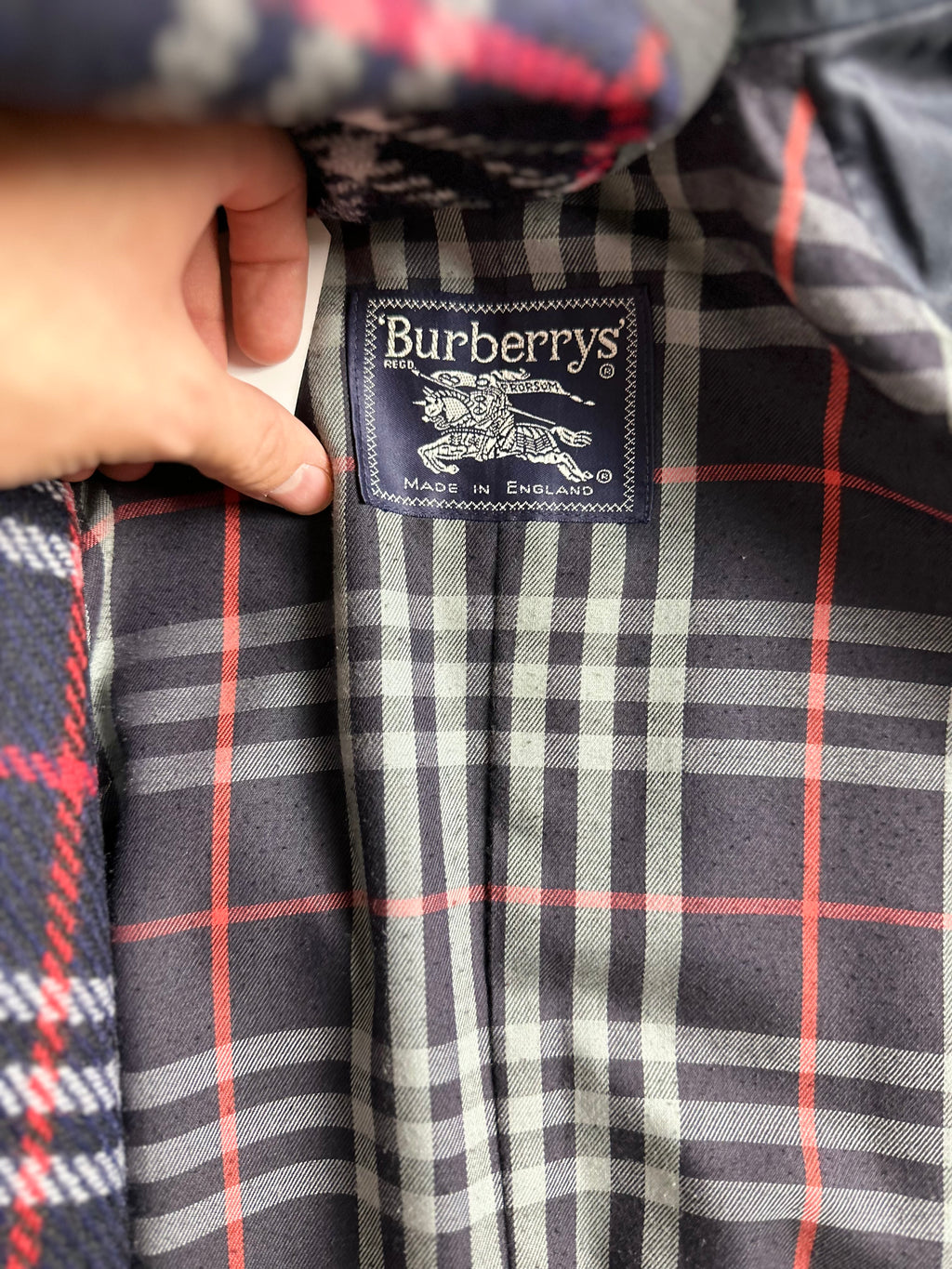 Burberrys Trenchcoat (14/L) including Inlet