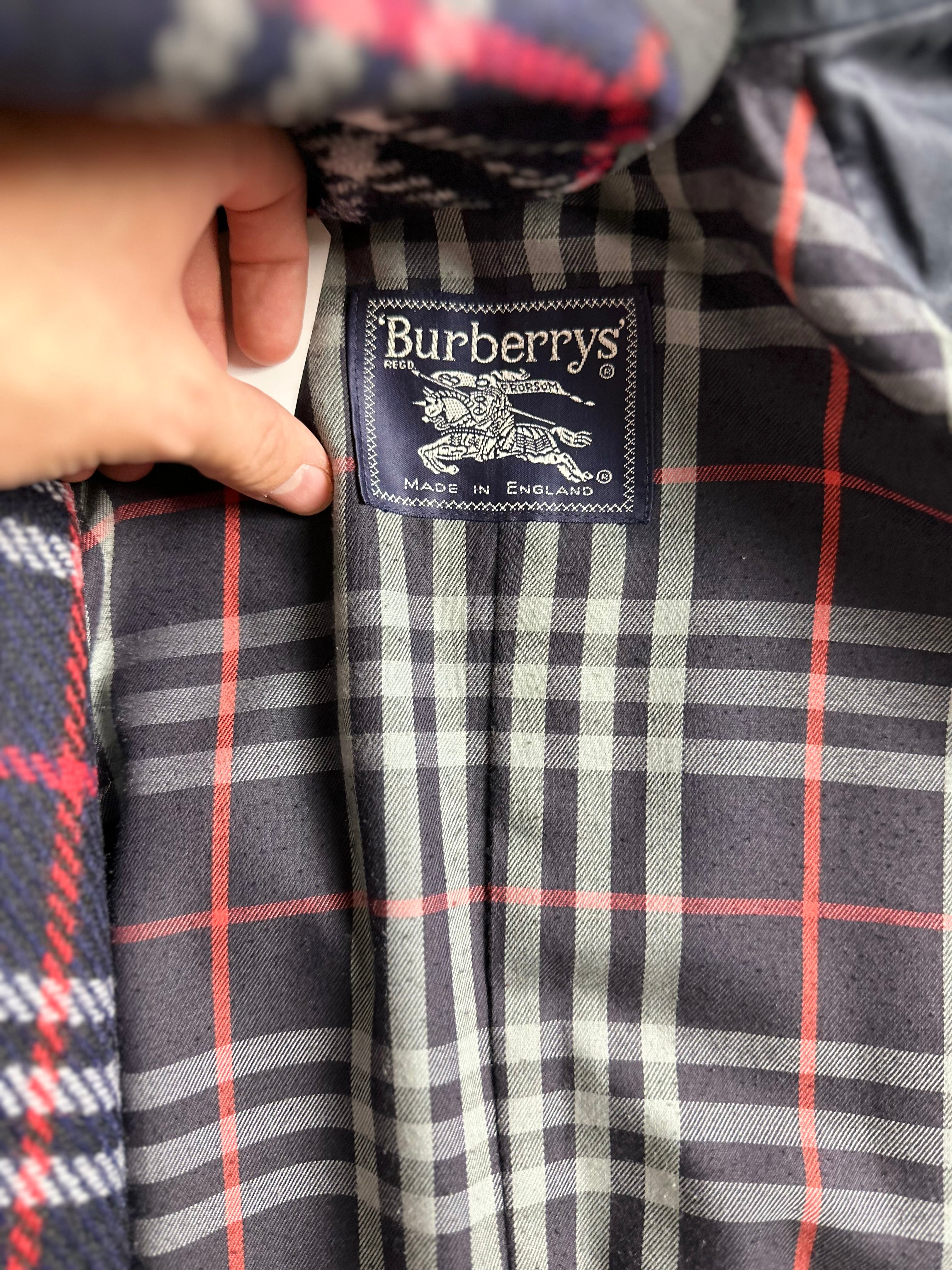 Burberrys Trenchcoat (14/L) including Inlet
